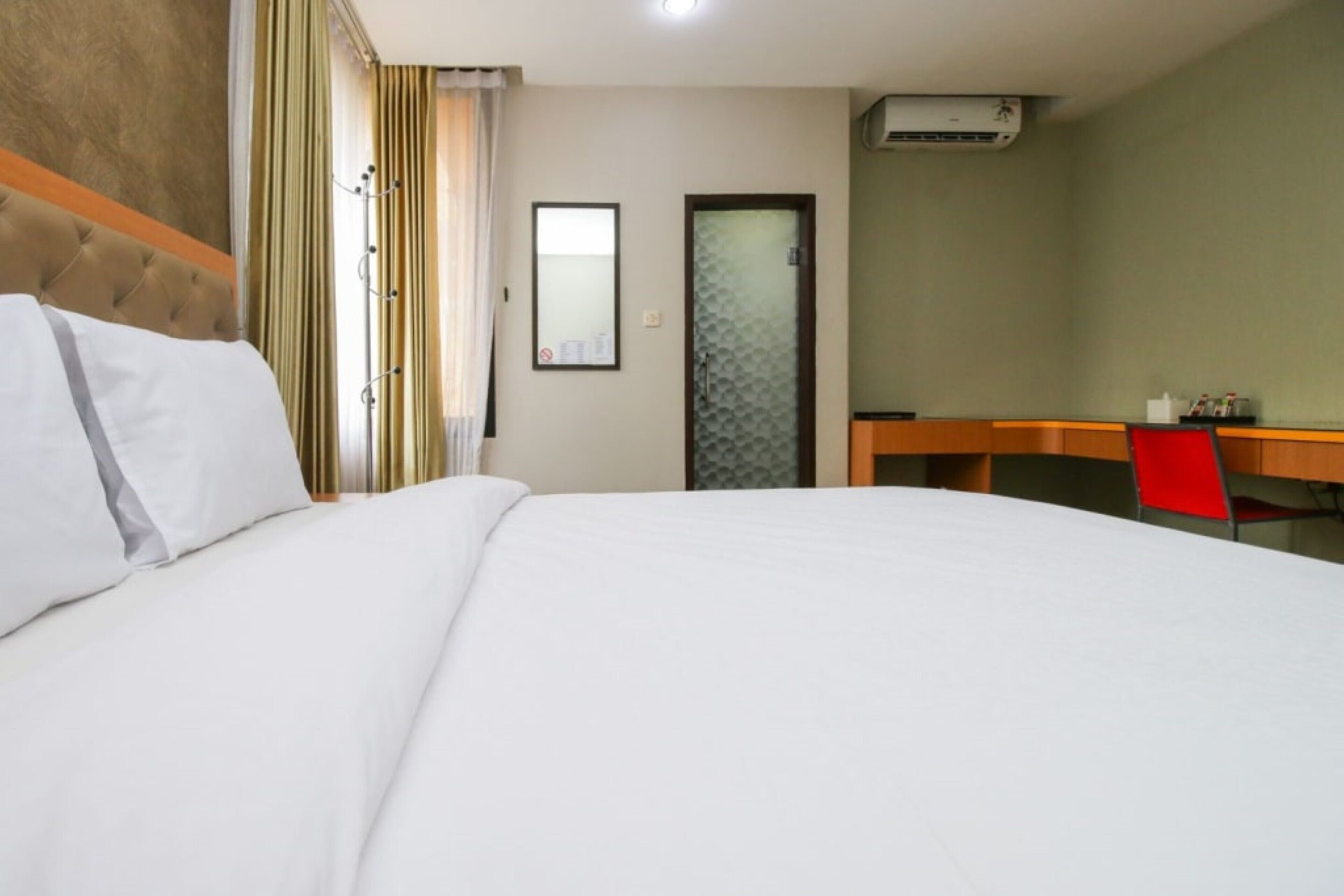 Sky Inn Ketintang 1