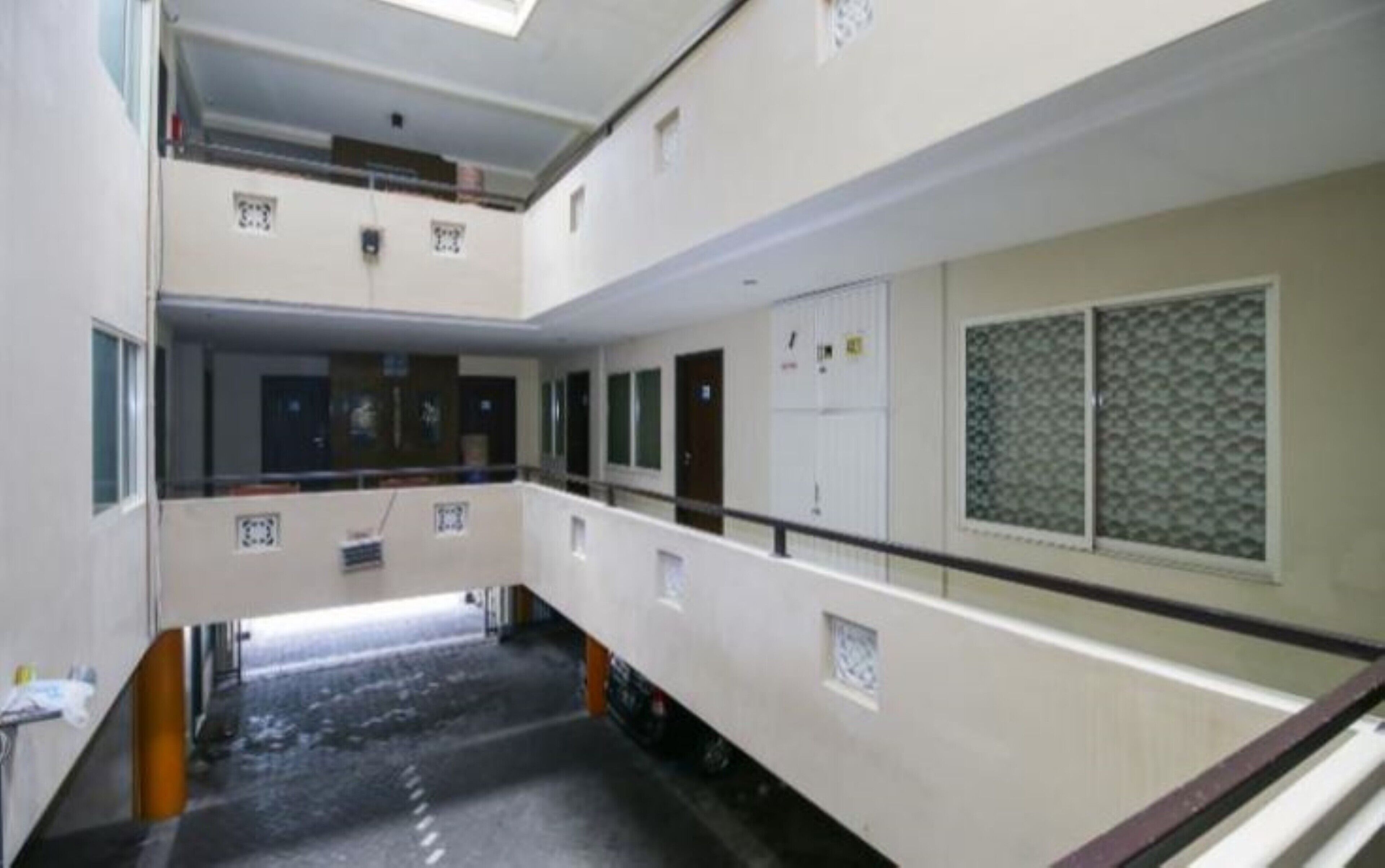 Sky Inn Ketintang 1