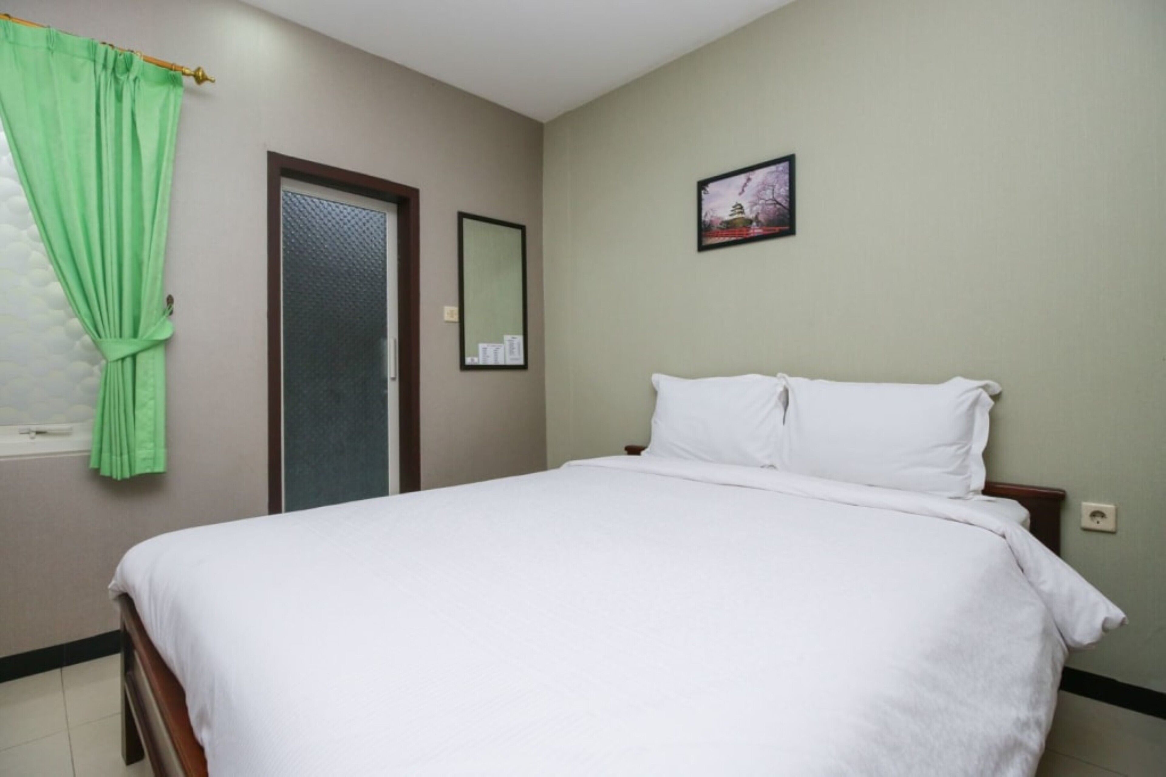 Sky Inn Ketintang 1