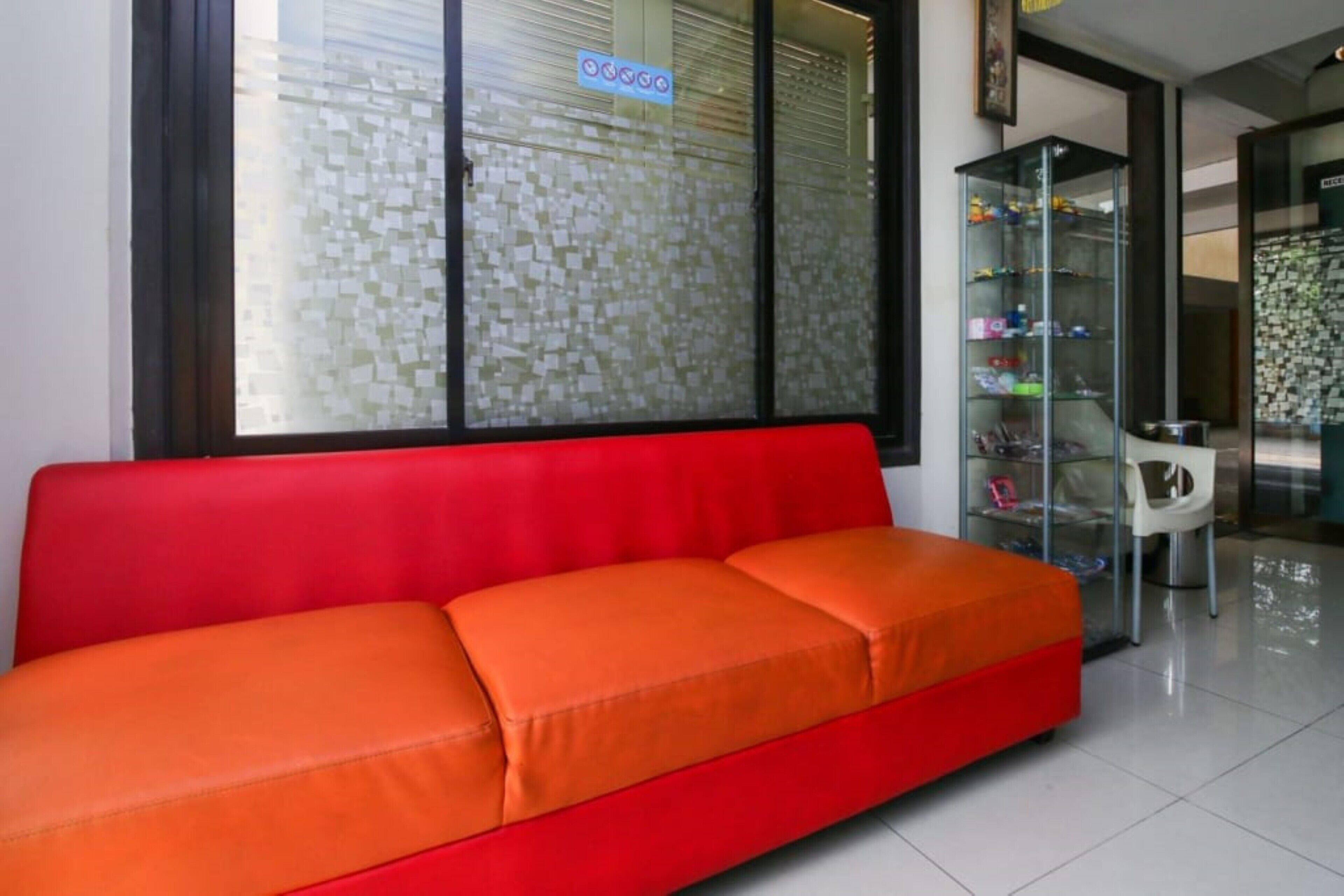 Sky Inn Ketintang 1