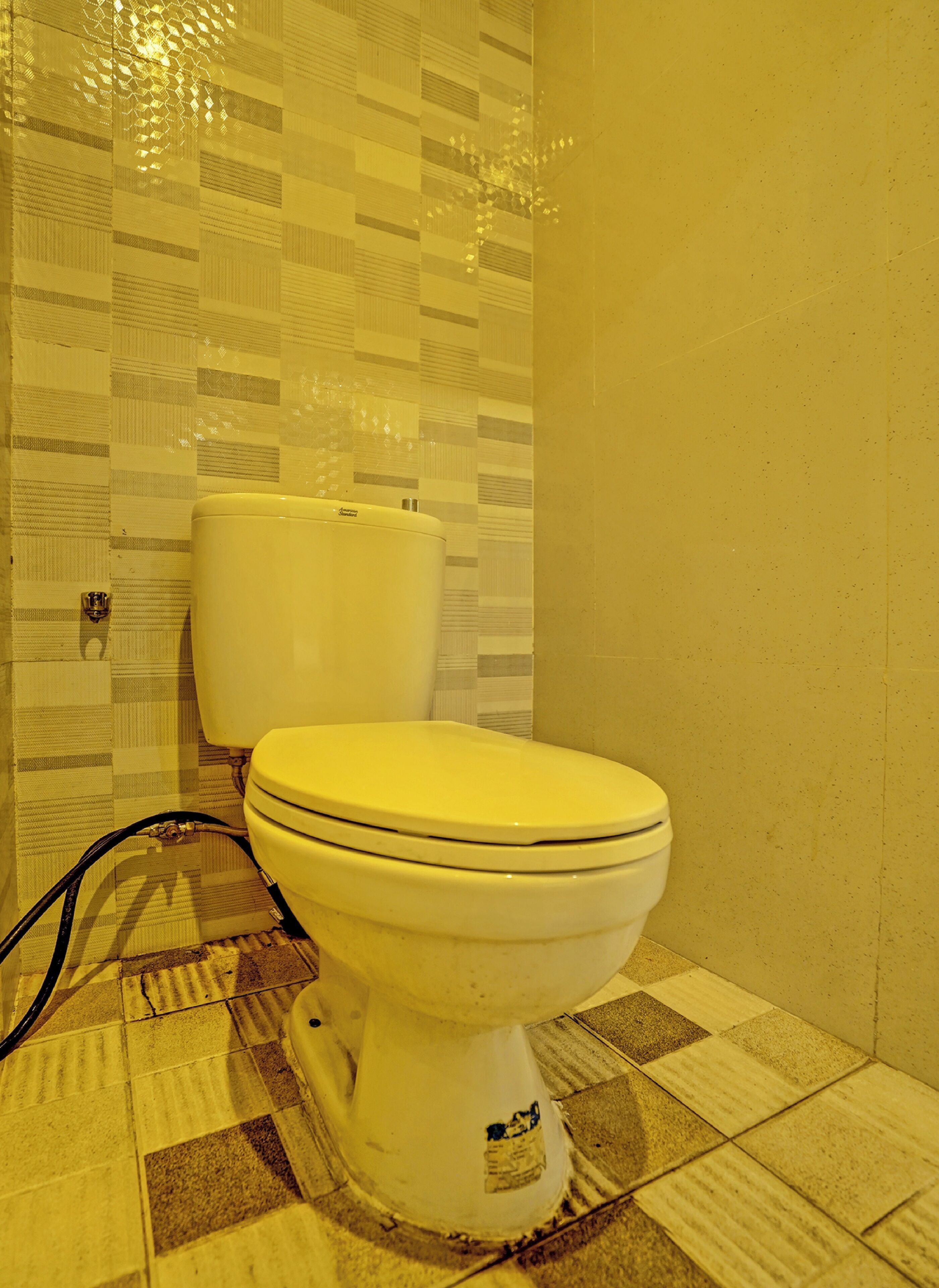 Super OYO Capital O 92633 Spring Hotel Gubeng