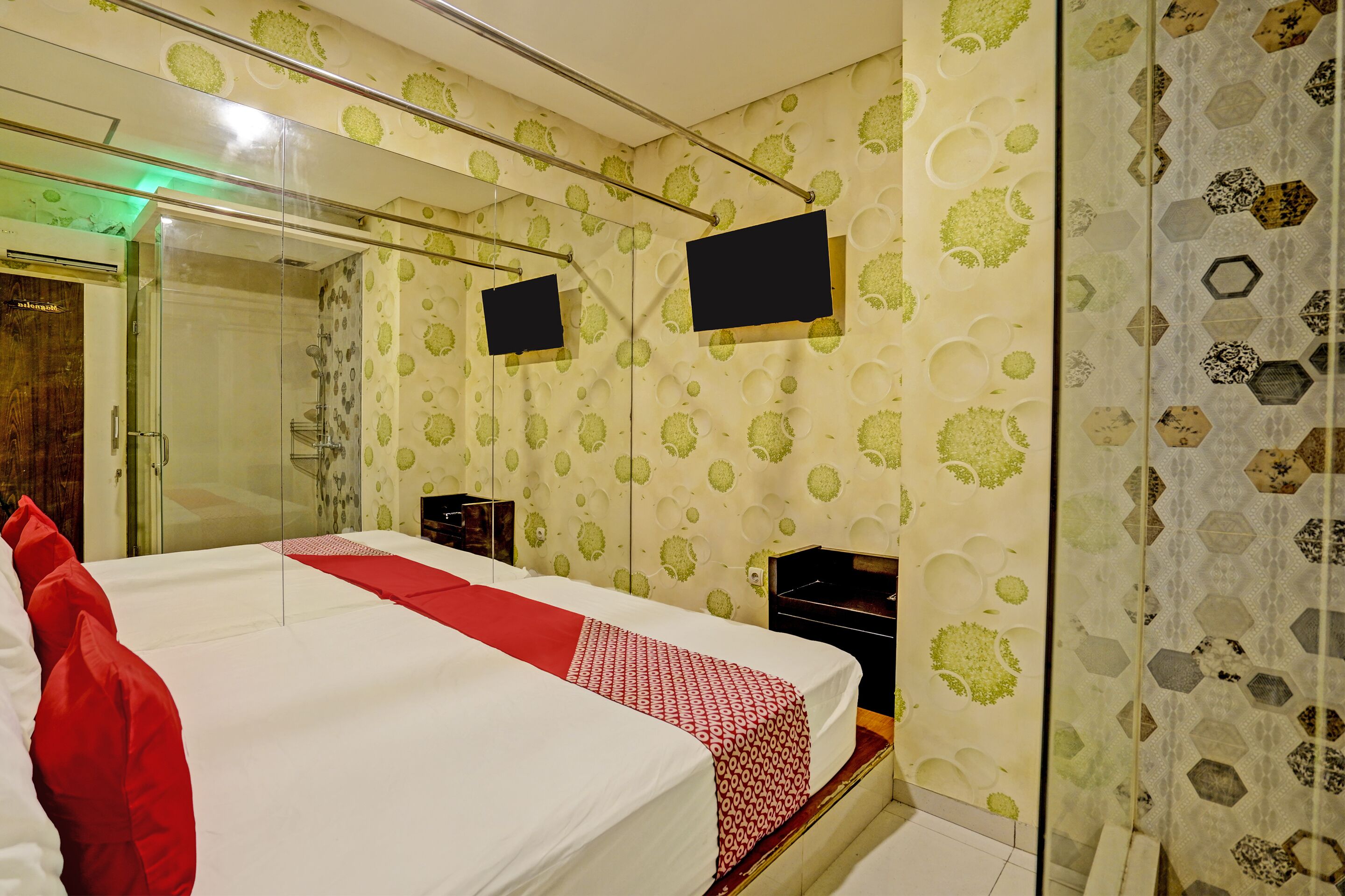 Super OYO Capital O 92633 Spring Hotel Gubeng