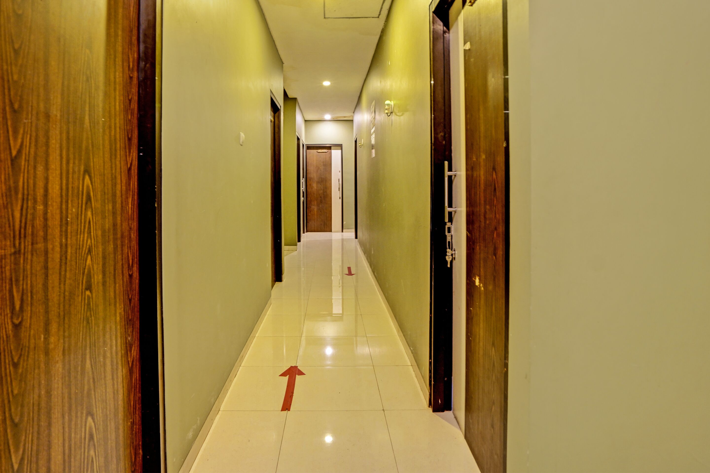 Super OYO Capital O 92633 Spring Hotel Gubeng