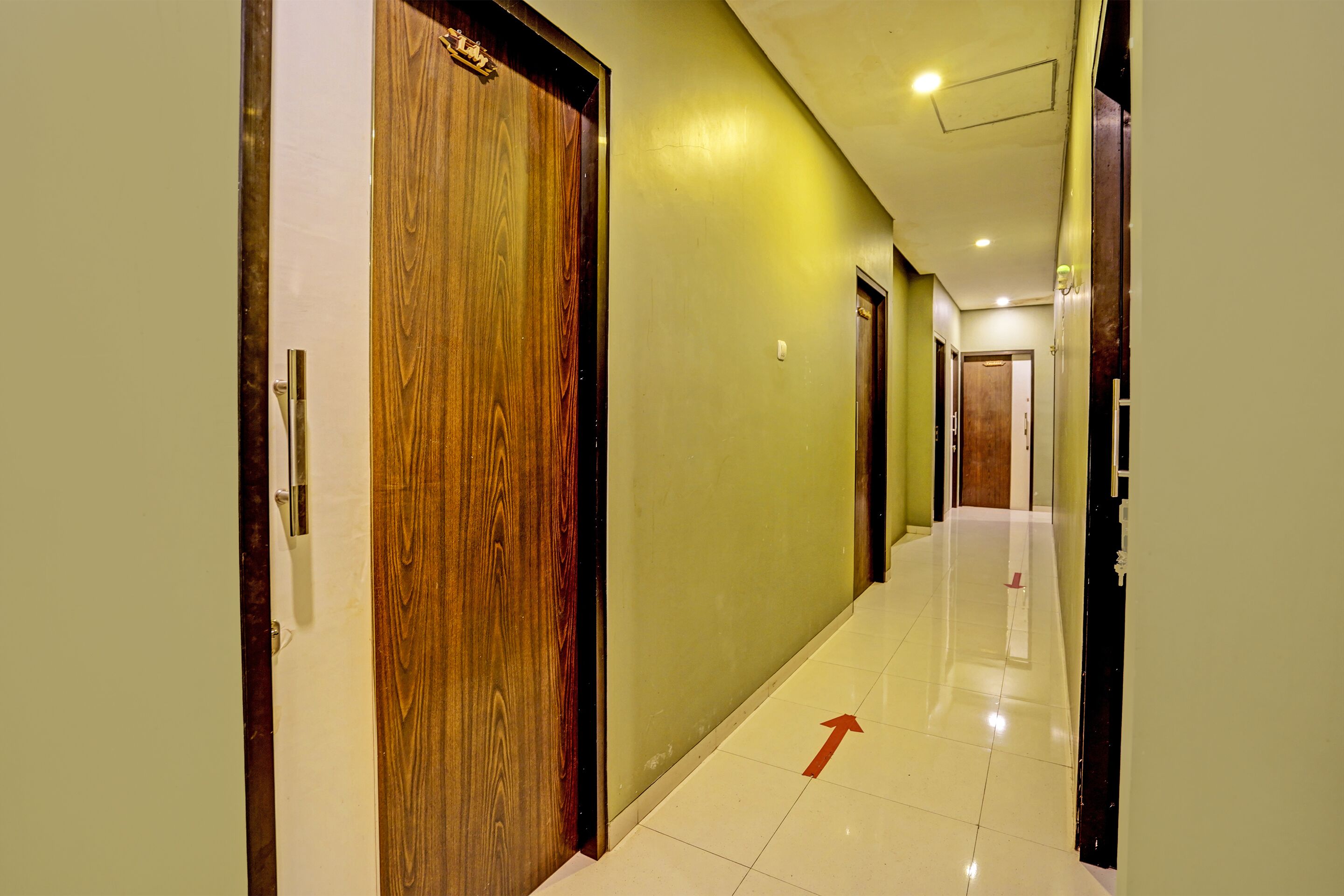 Super OYO Capital O 92633 Spring Hotel Gubeng