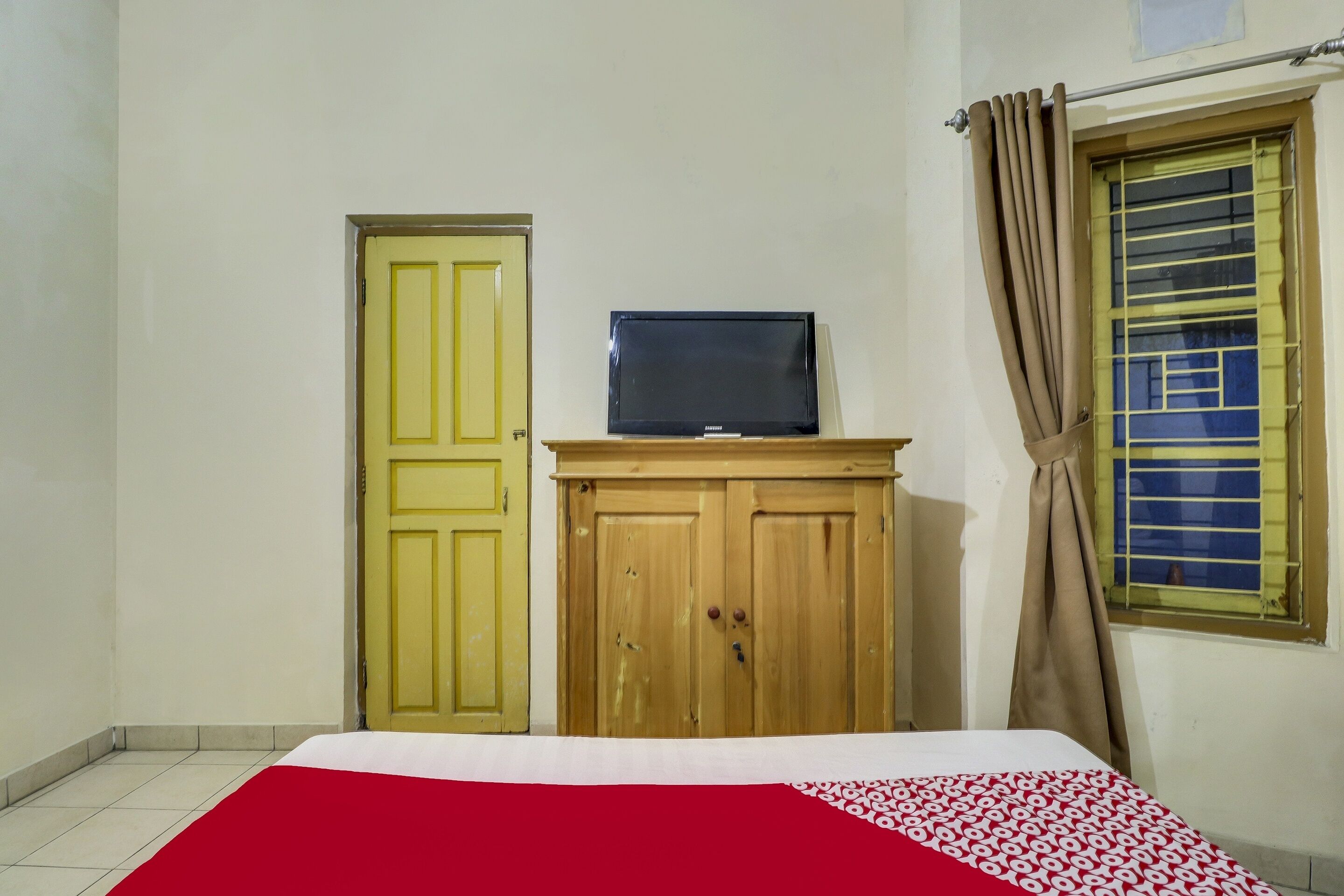 Super OYO Capital O 92633 Spring Hotel Gubeng