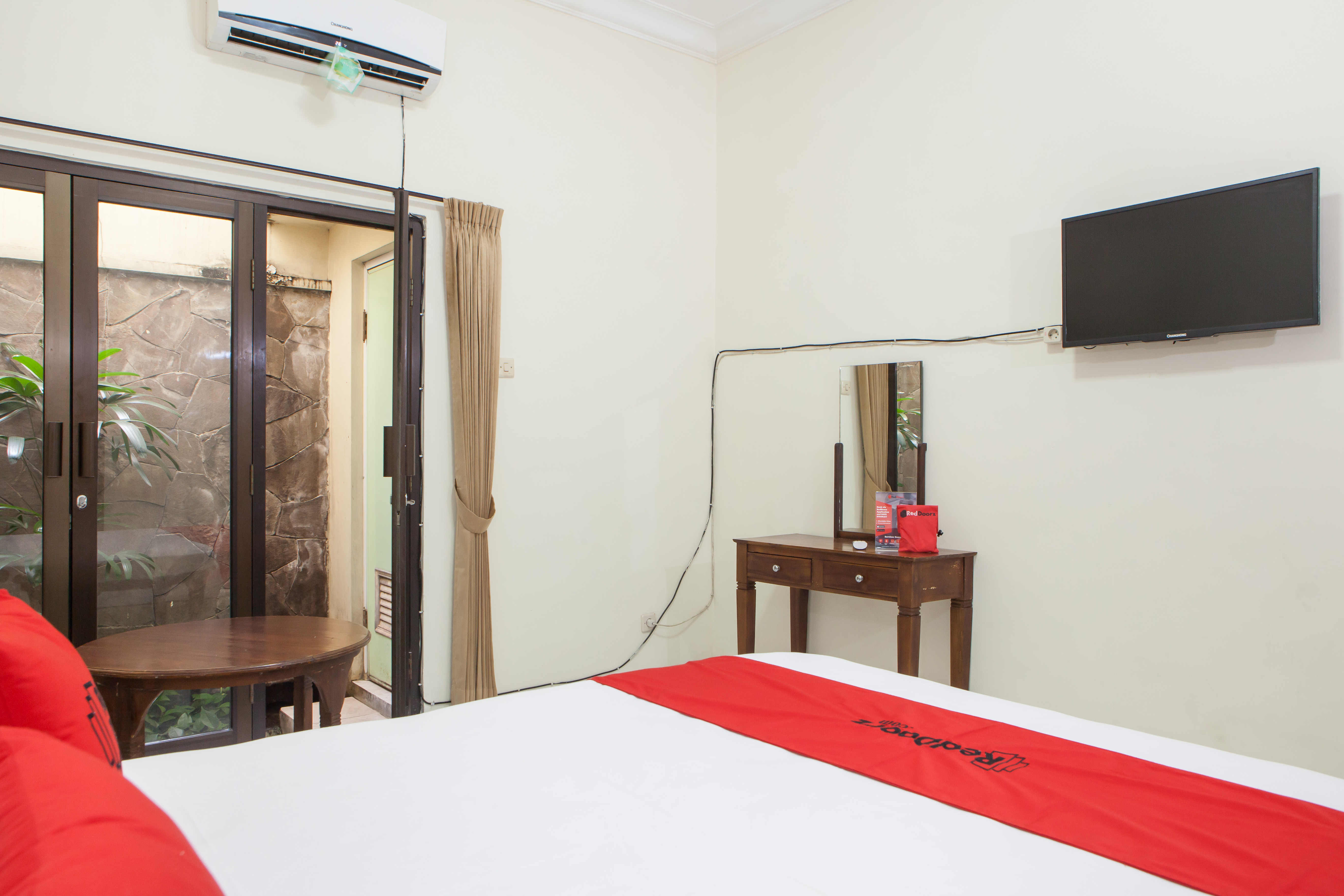 Surabaya BG Guesthouse by RedDoorz