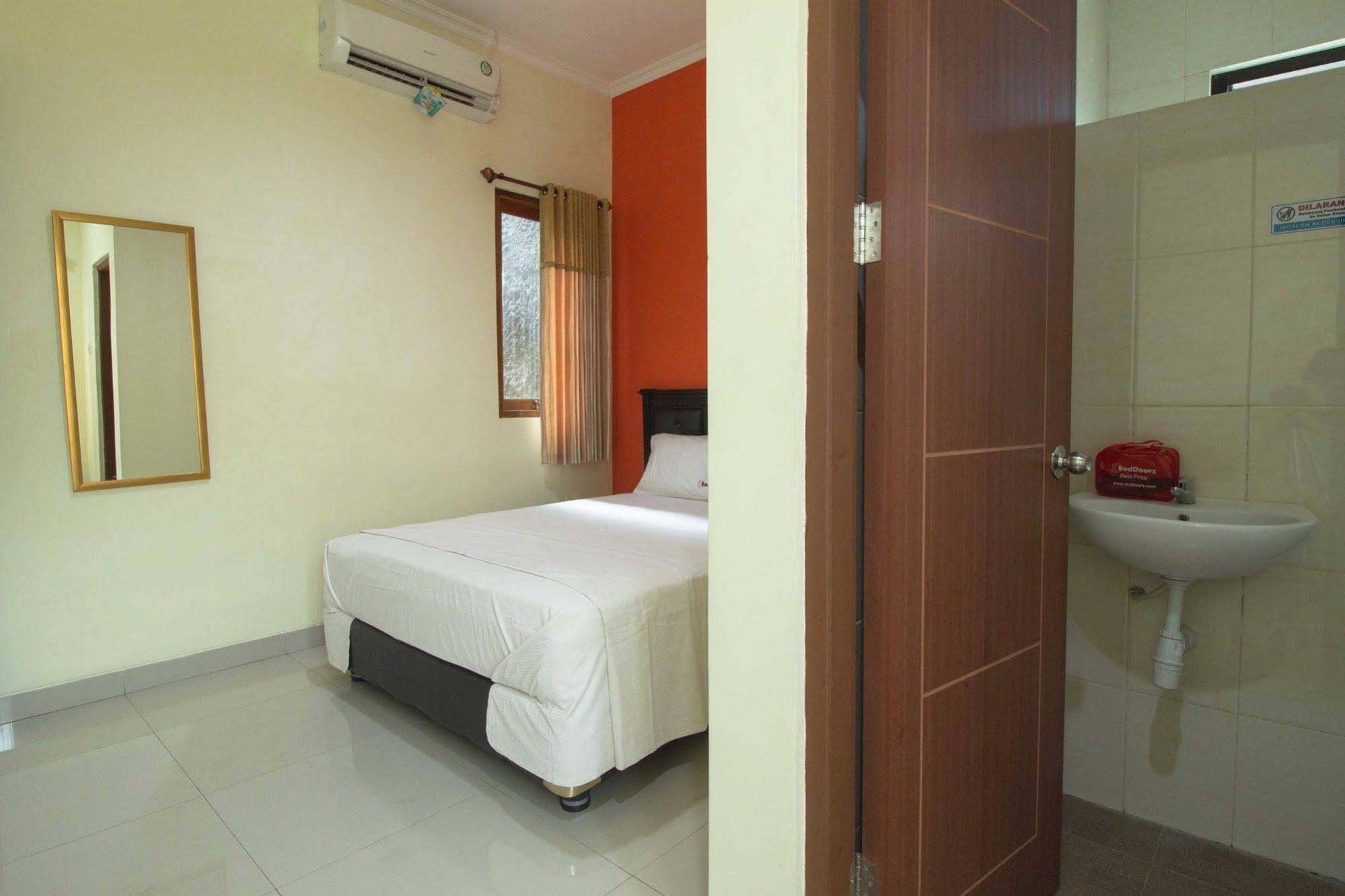 Toedjoeh Enam Homestay