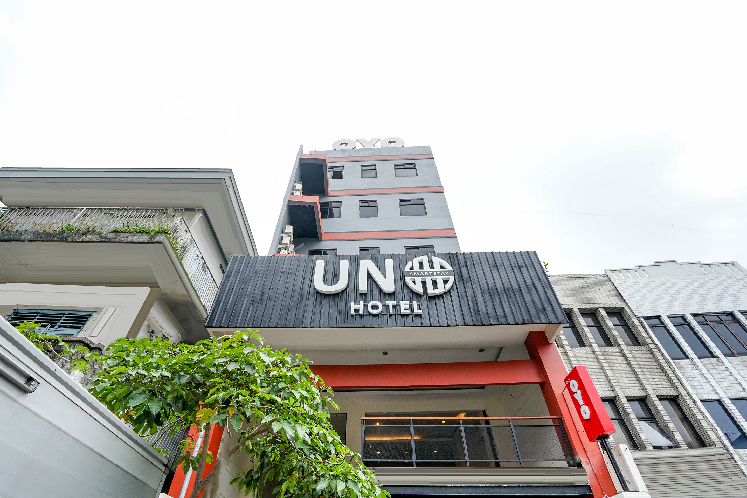 Uno Hotel by OYO Rooms