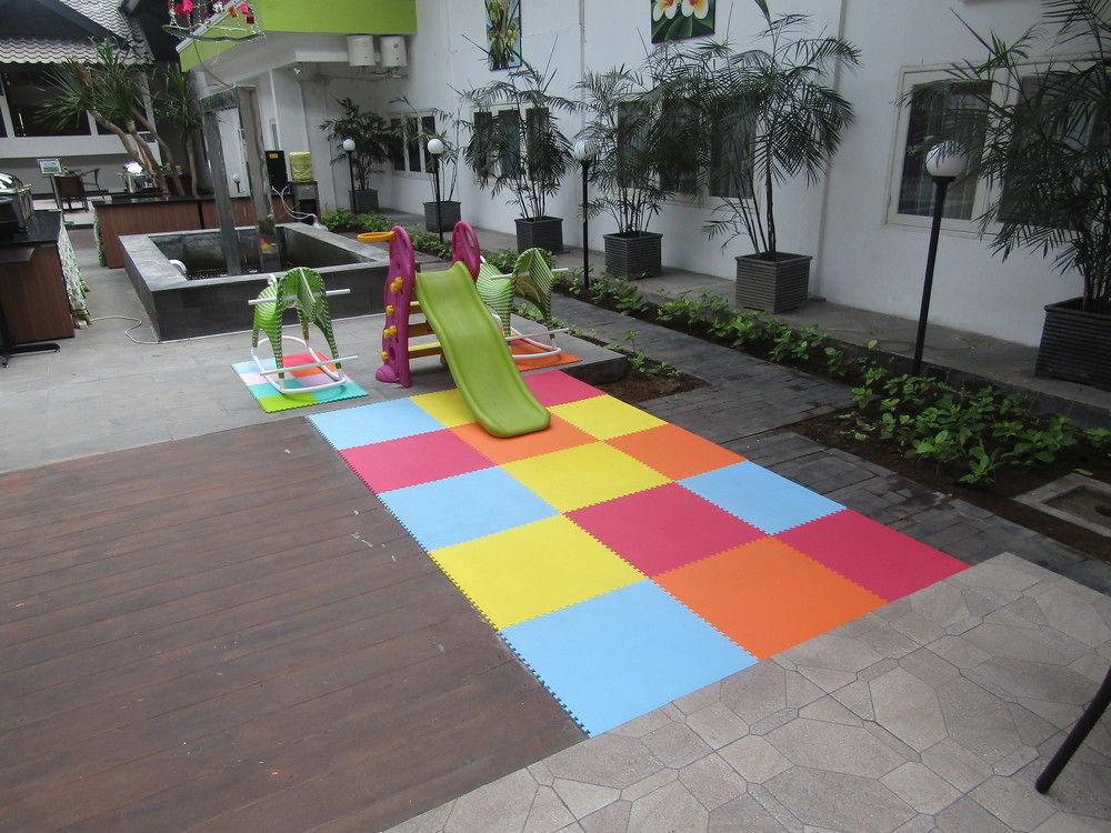 Whiz Prime Hotel Darmo Harapan Surabaya