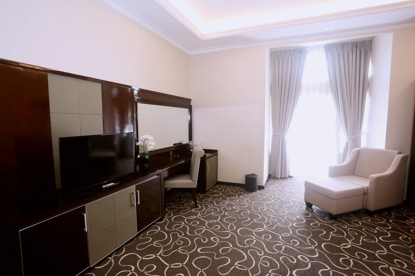 Adhiwangsa Hotel And Convention Hall