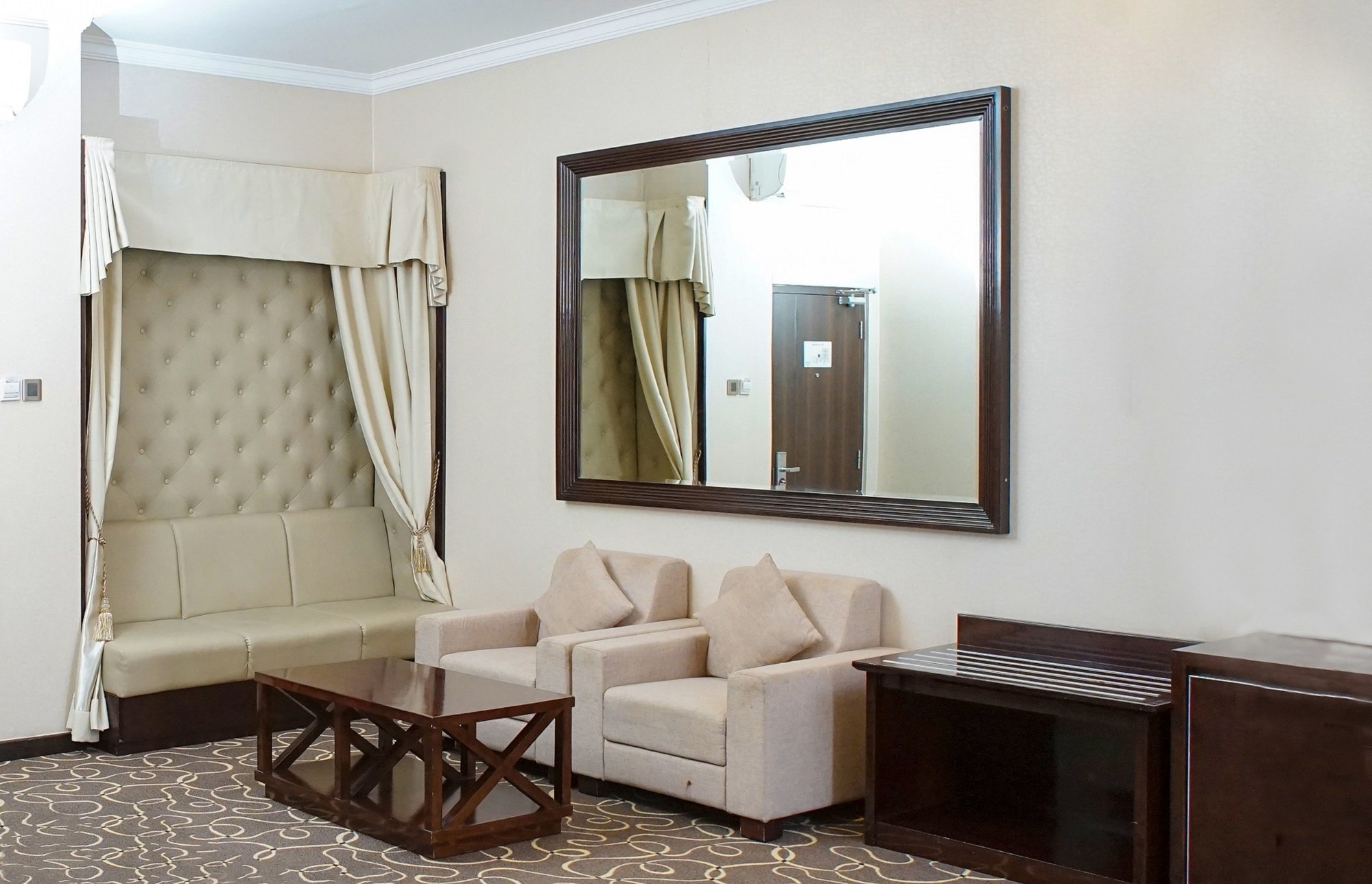 Adhiwangsa Hotel And Convention Hall