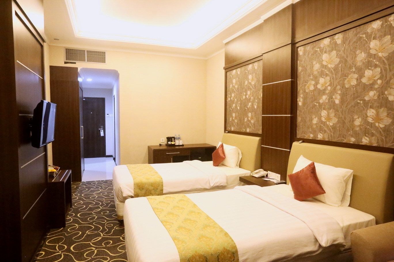 Adhiwangsa Hotel And Convention Hall