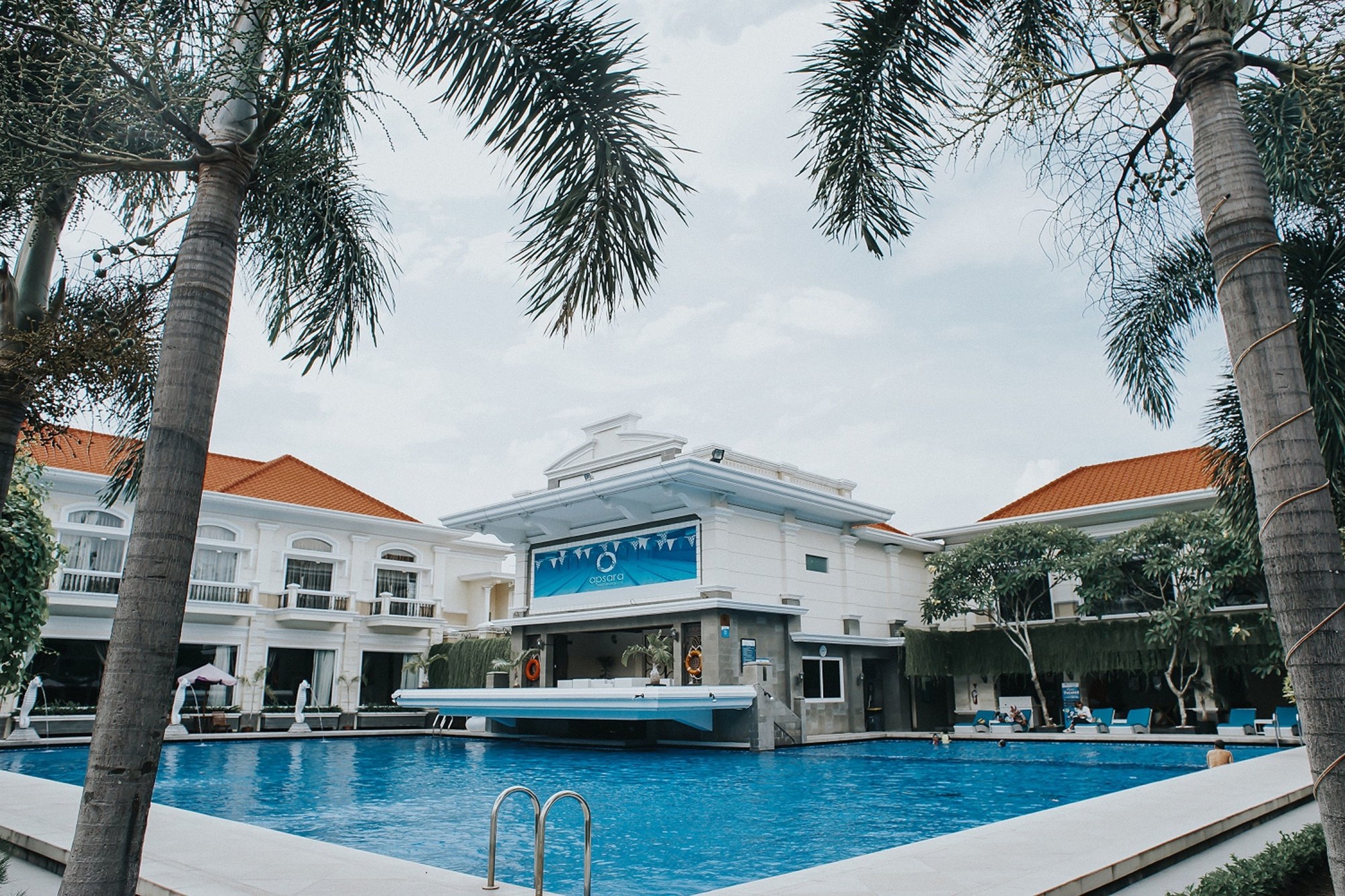 Adhiwangsa Hotel And Convention Hall