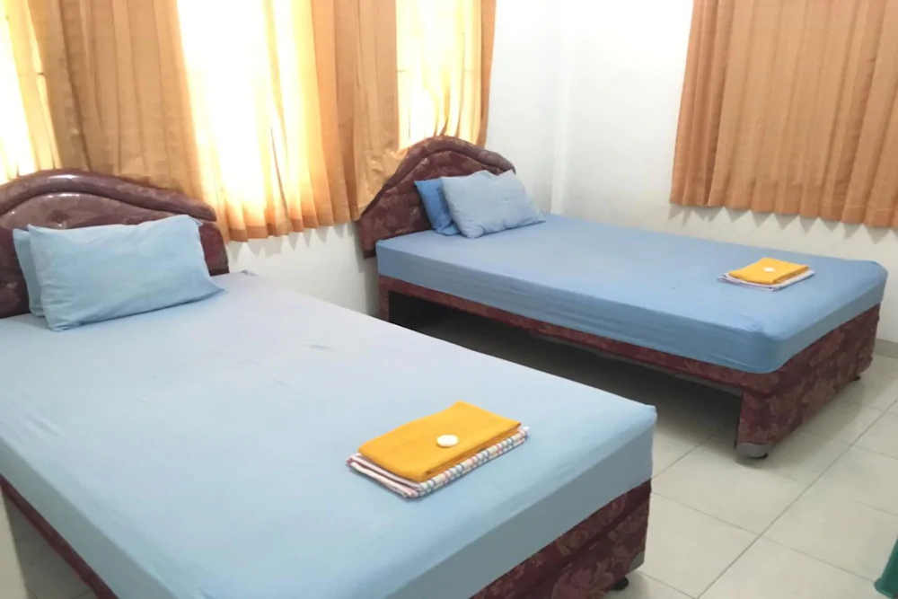 Anugrah Hotel by OYO Rooms