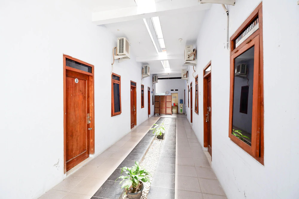 Boytown Hotel by OYO ROoms