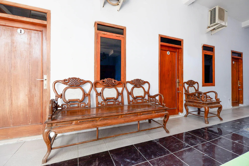 Boytown Hotel by OYO ROoms