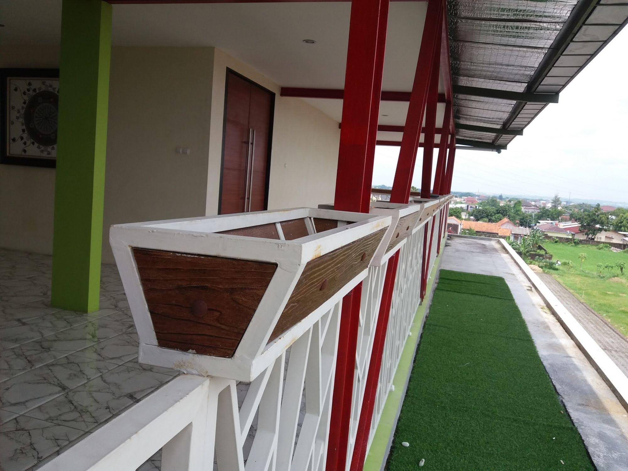 D'Madinah Residence Solo