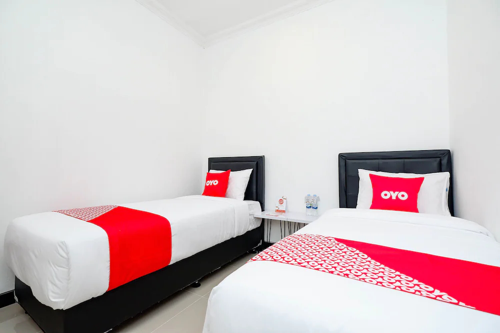Four D'home by OYO Rooms
