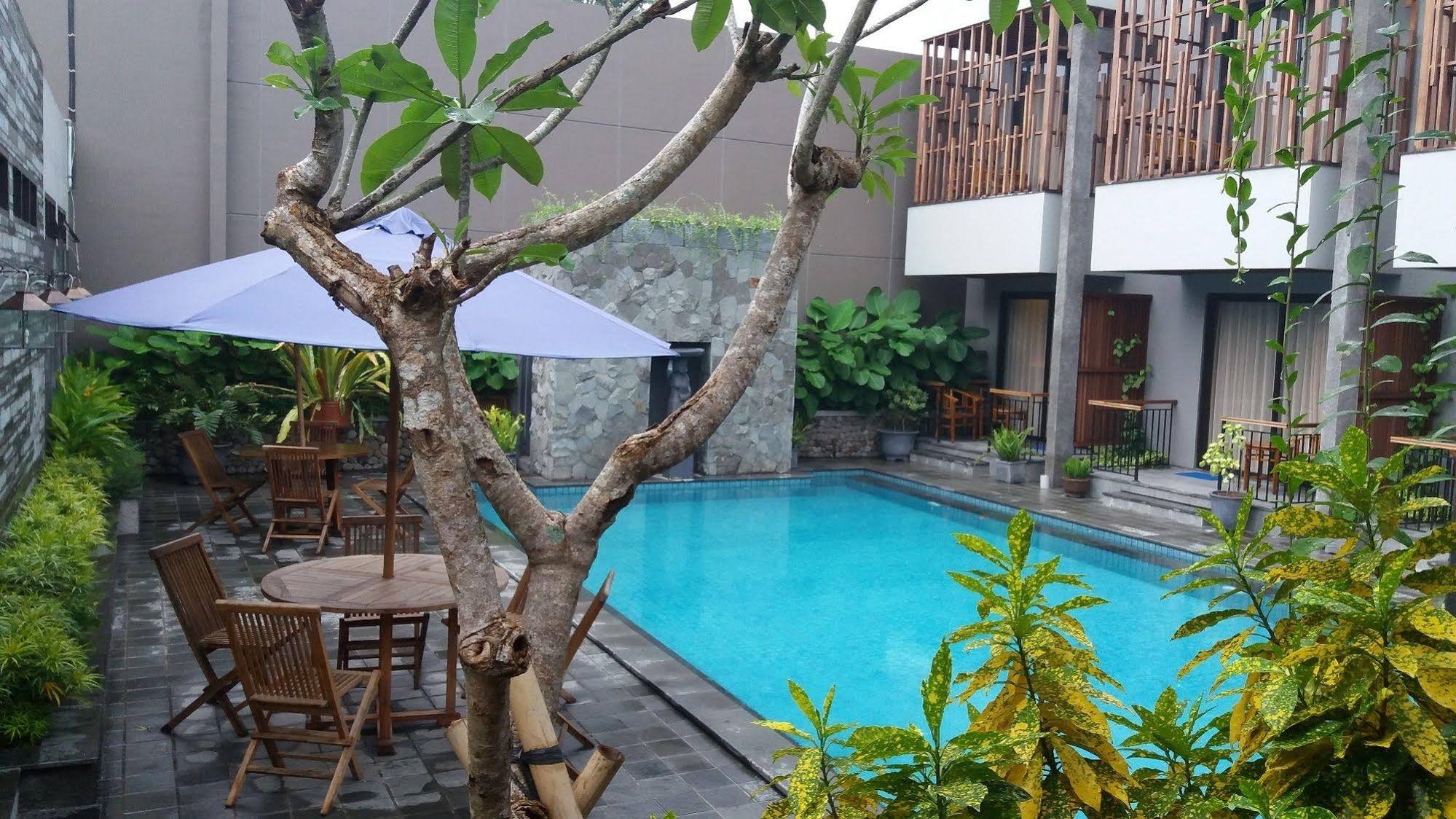 Grand Laguna Hotel & Villa