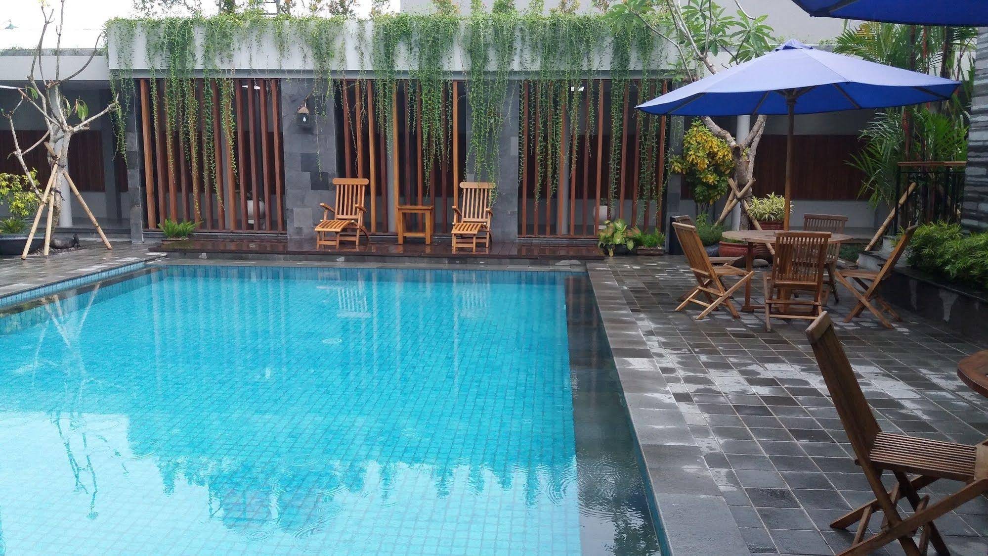 Grand Laguna Hotel & Villa