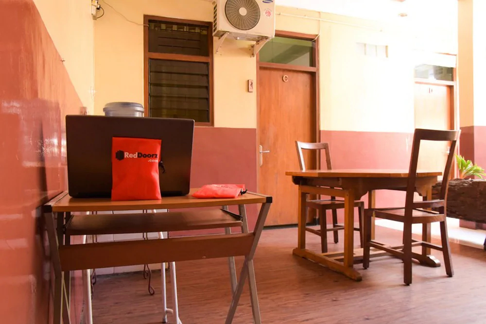 Guest House Punokawan by RedDoorz