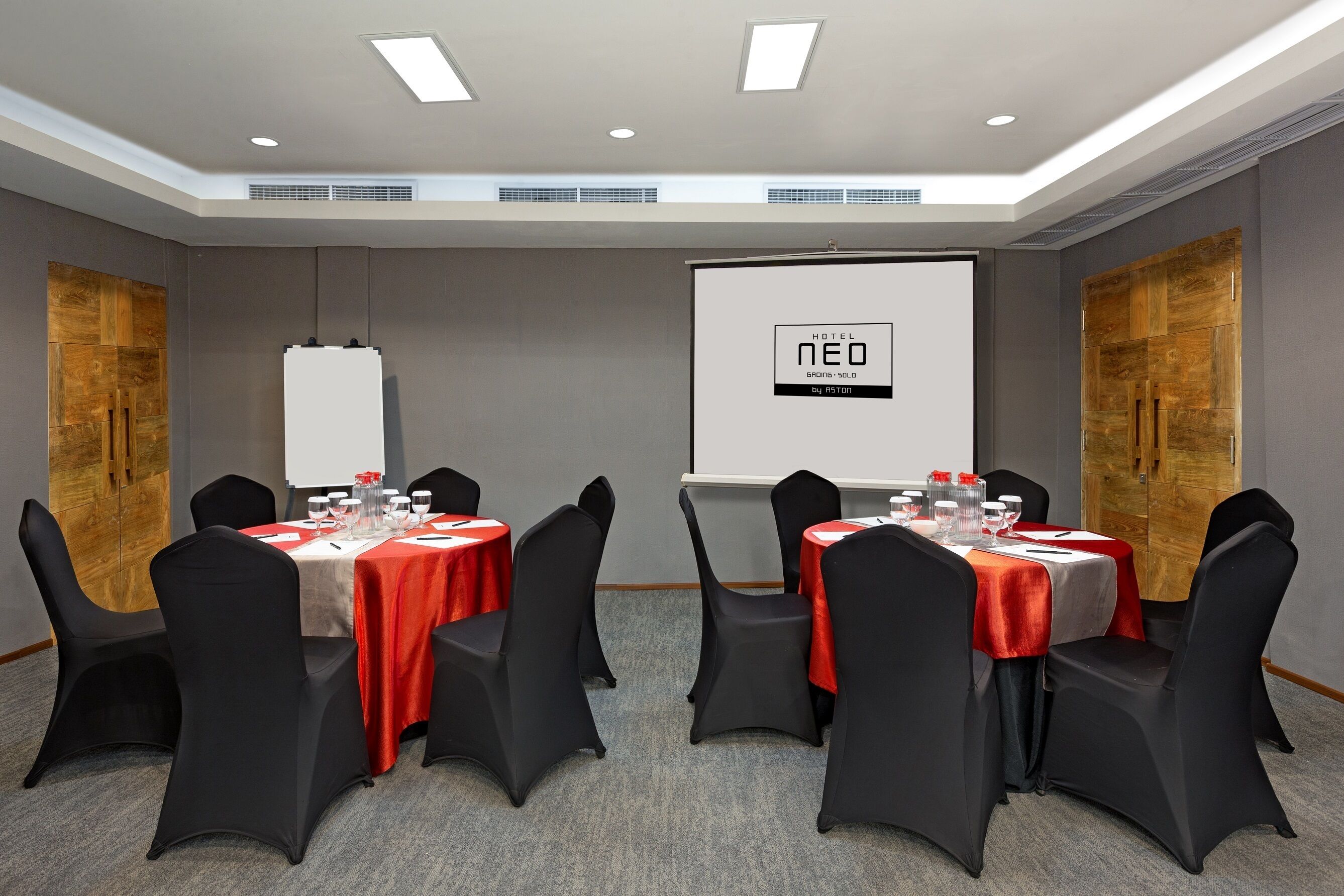 Hotel Neo Gading Solo