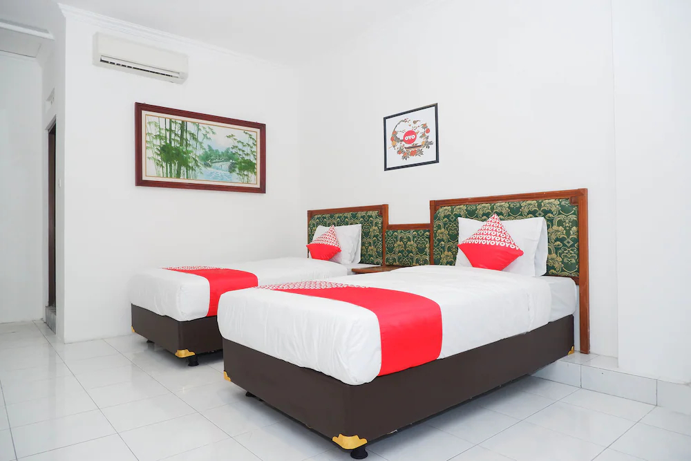 RedDoorz Plus at Hotel Surya Solo