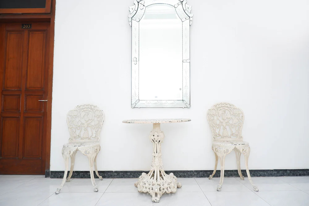 RedDoorz Plus at Hotel Surya Solo