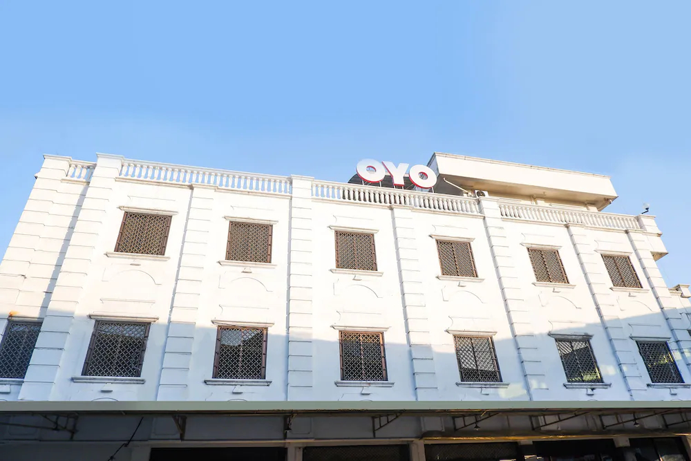 RedDoorz Plus at Hotel Surya Solo