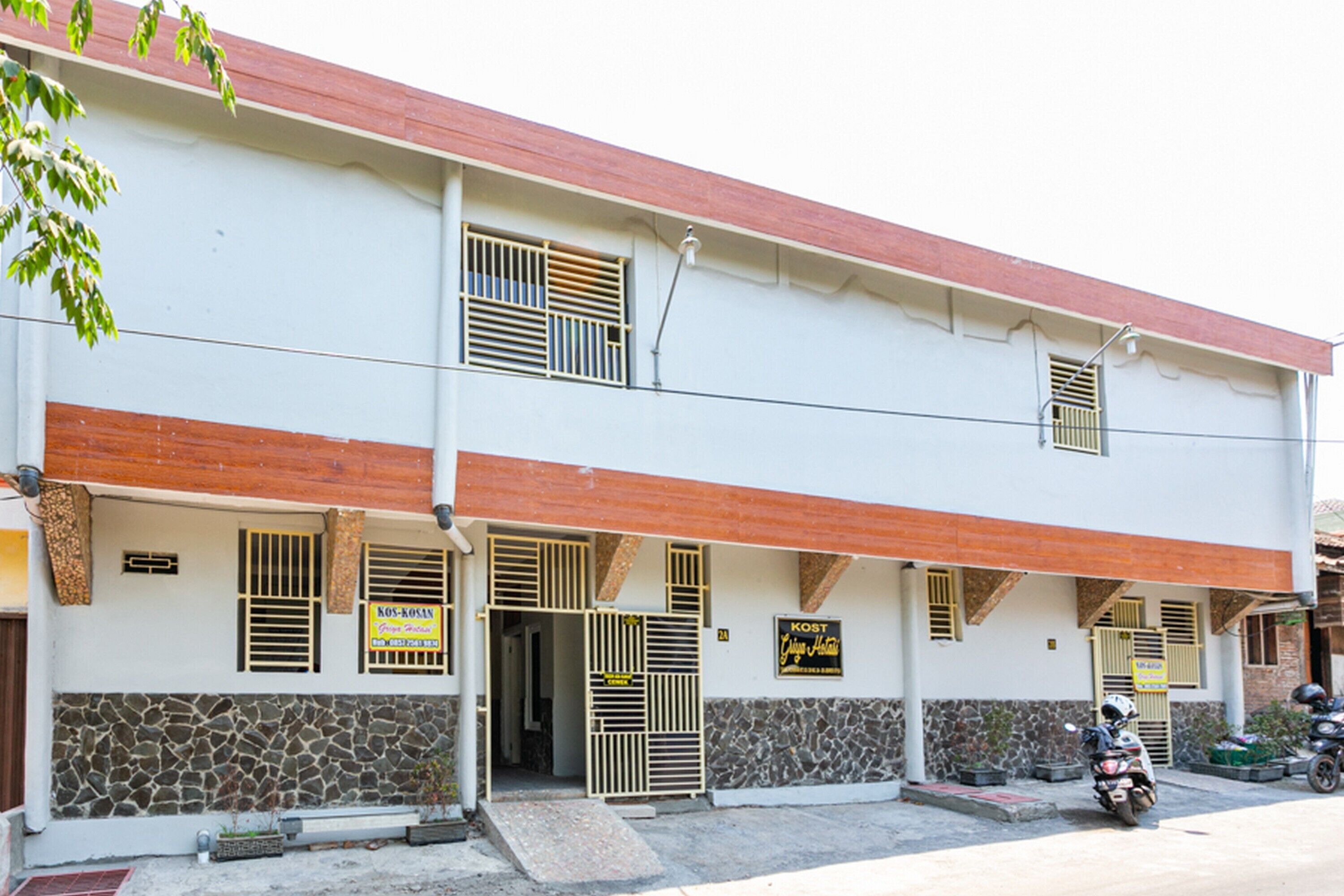 Kost Griya Hotasi by Reddoorz