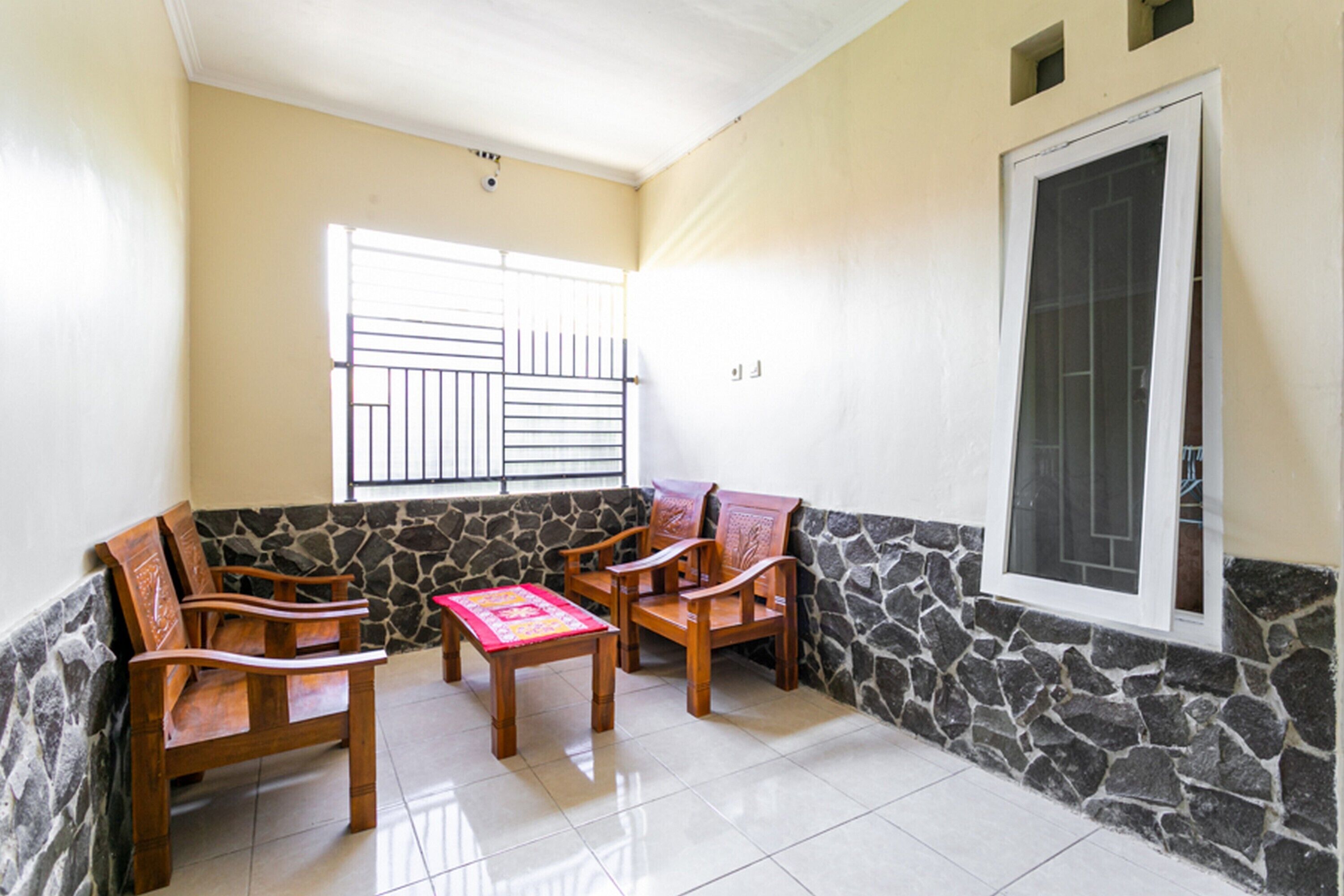 Kost Griya Hotasi by Reddoorz