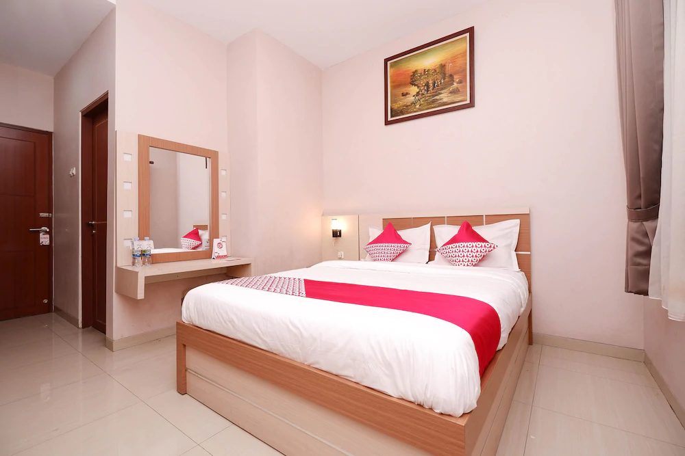 Mawar Indah Hotel by OYO Rooms
