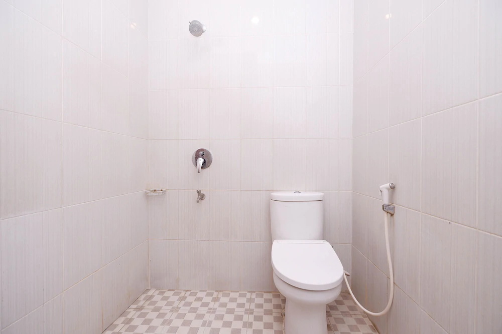 Mawar Indah Hotel by OYO Rooms