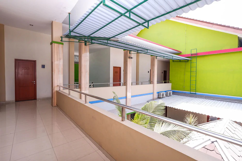 Mawar Indah Hotel by OYO Rooms