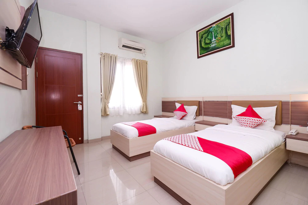 Mawar Indah Hotel by OYO Rooms
