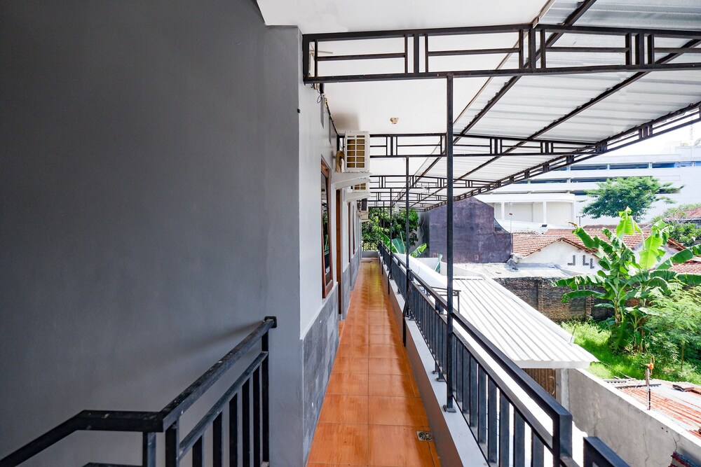 Orchid House by OYO Rooms