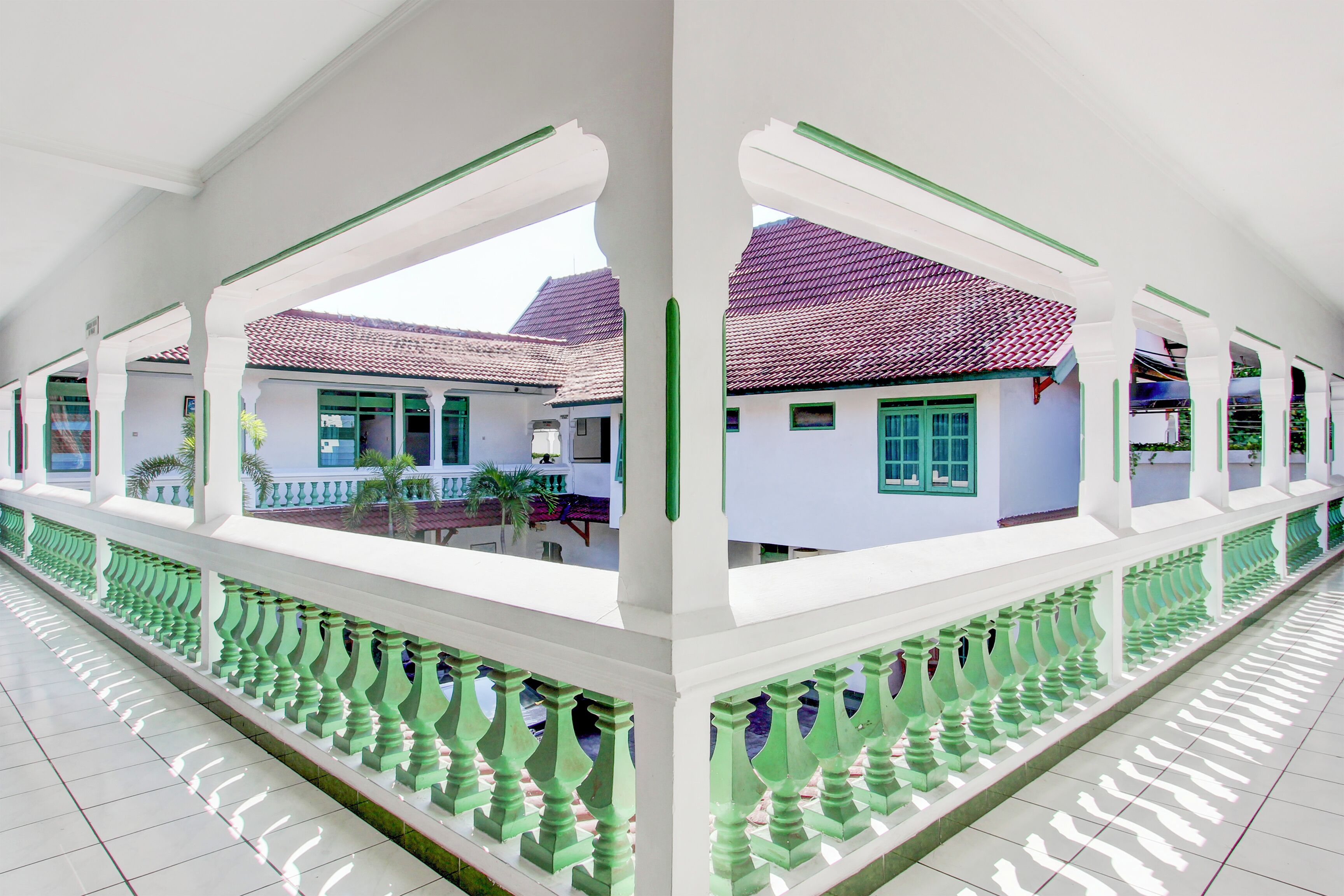OYO 94082 Hotel Gurita