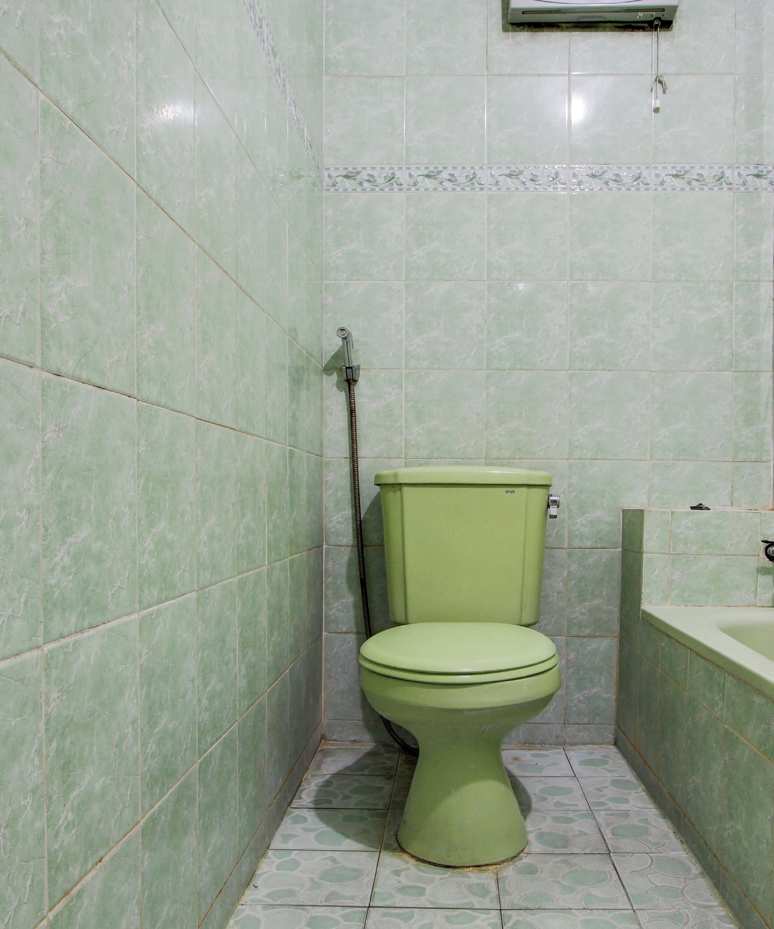 OYO 94082 Hotel Gurita