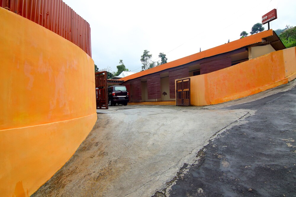 Pondok Wisata Sri Widodo by OYO Rooms