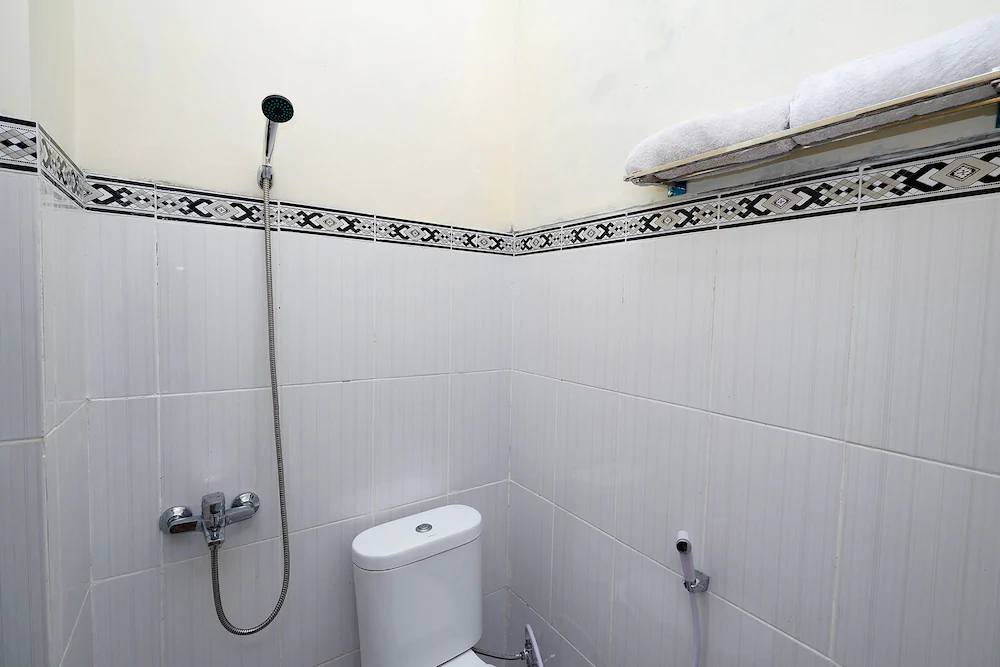 Santana Guest House by OYO Rooms