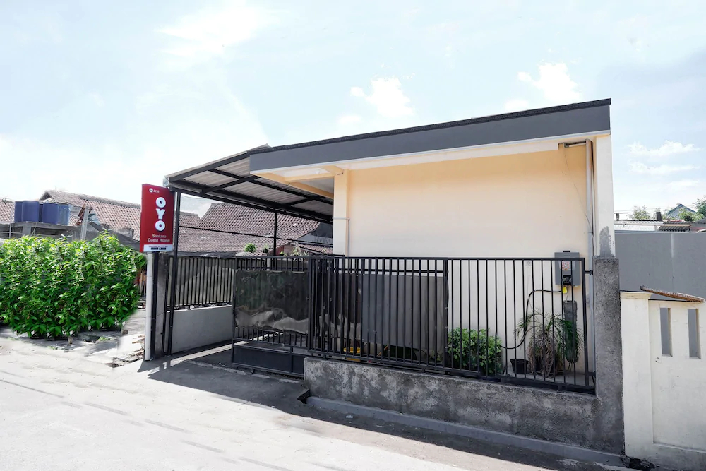 Santana Guest House by OYO Rooms