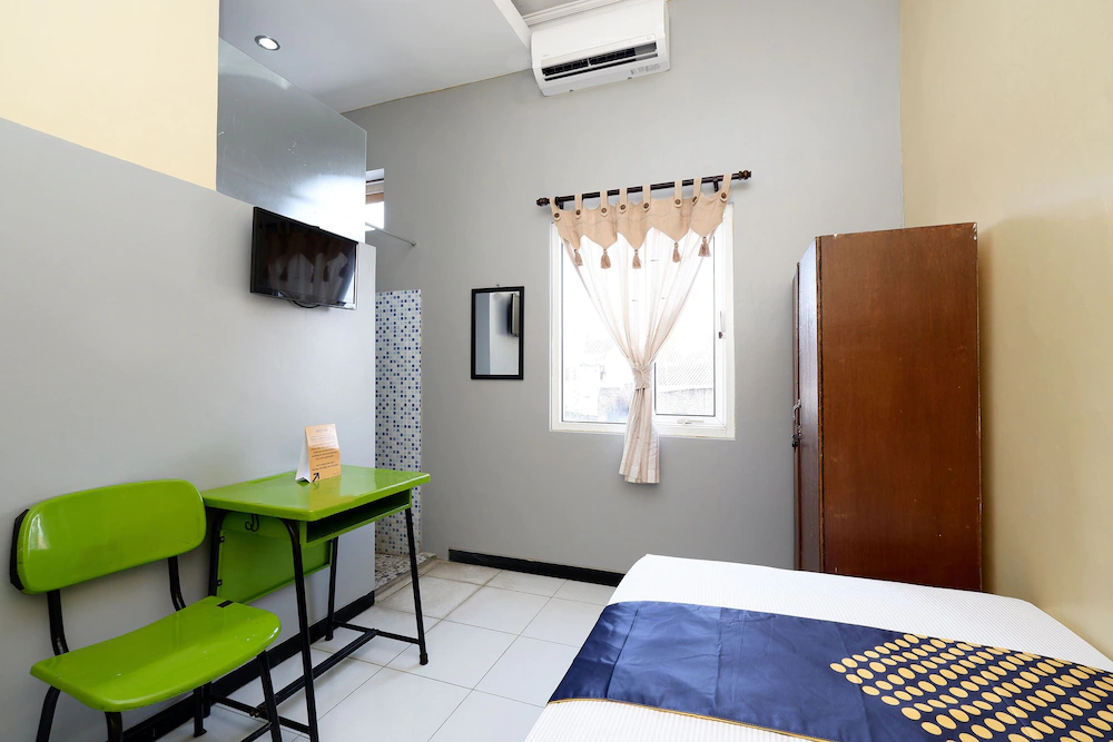 Solo Point Syariah by OYO Rooms