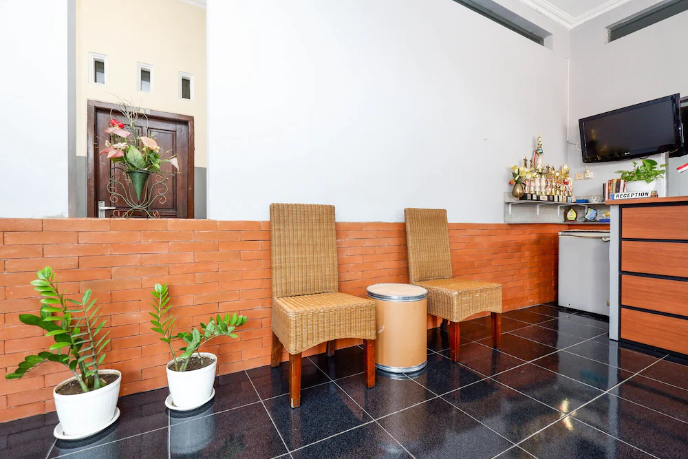Solo Point Syariah by OYO Rooms
