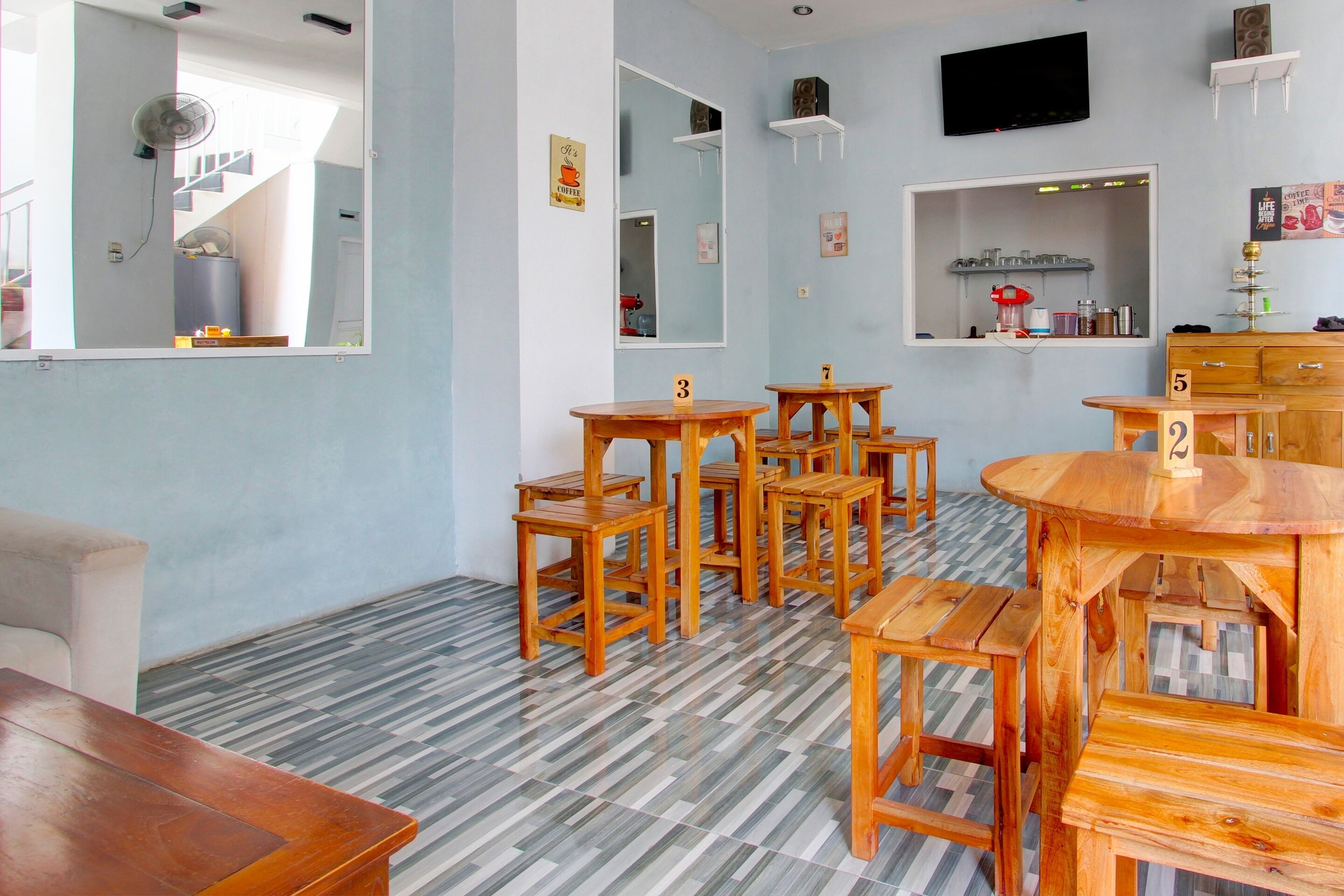 Soren Hotel And Coffee By Oyo