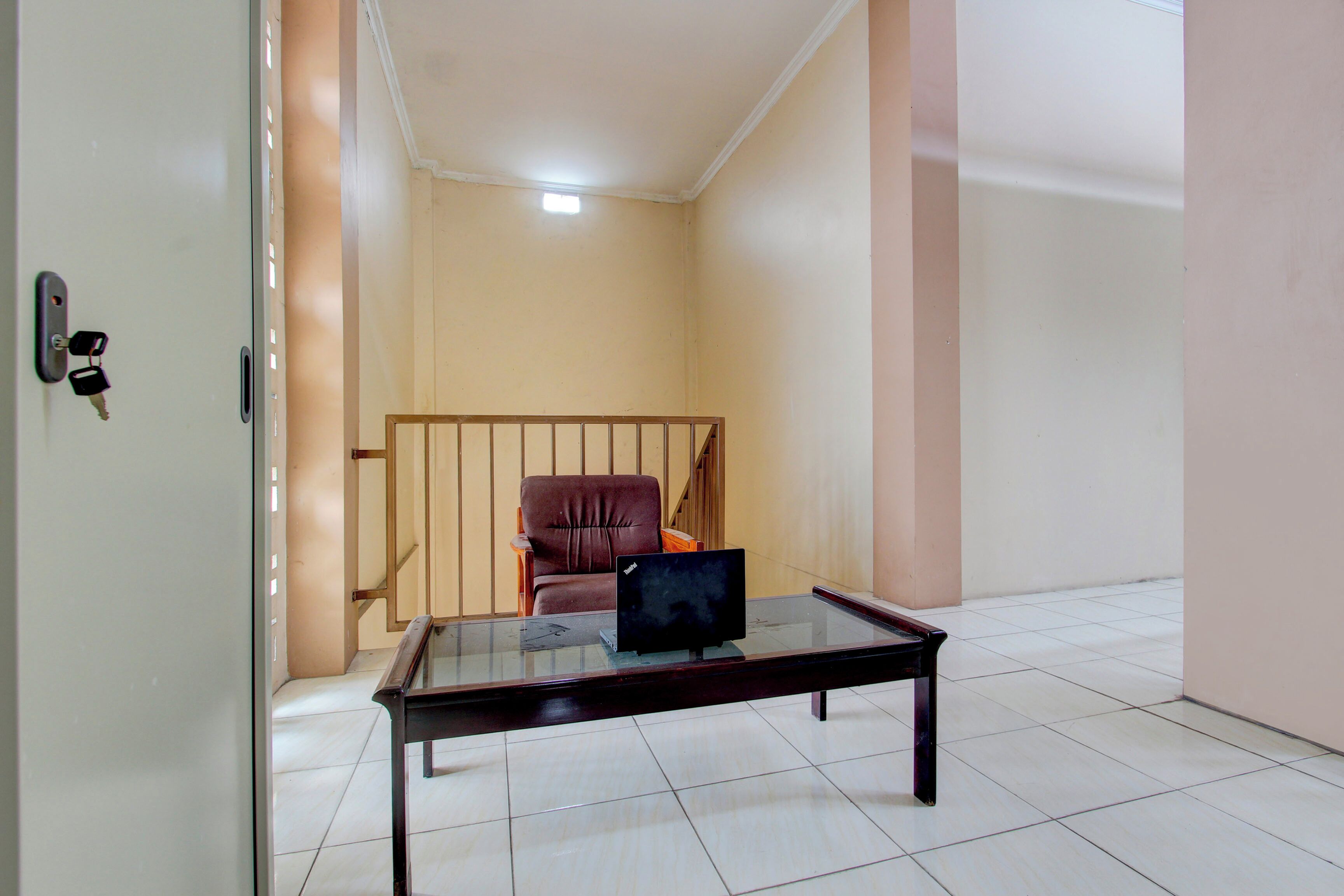 Spot On 93245 Guet House Mulia Dua Syariah