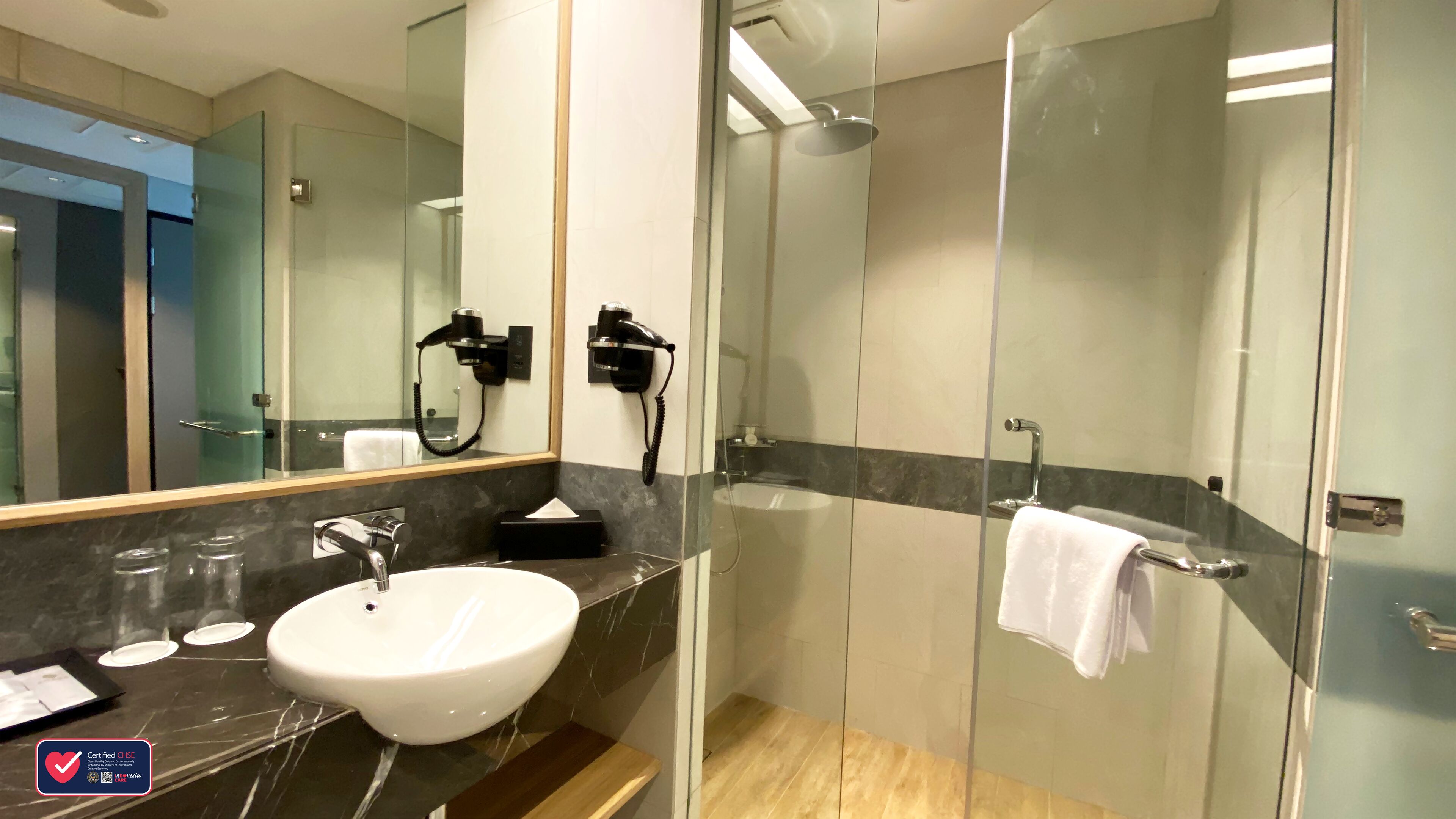 Anara Airport Hotel