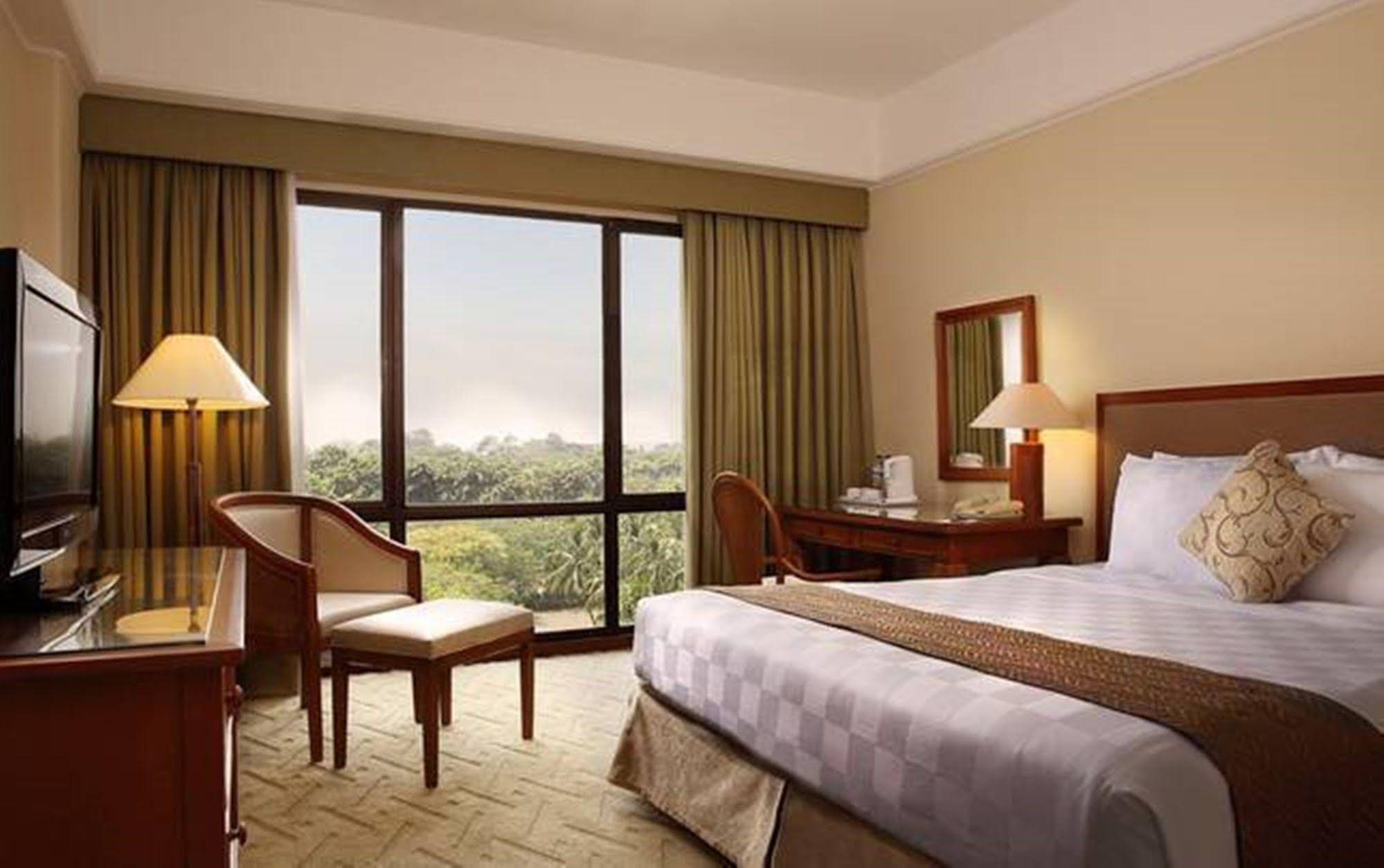 Aryaduta Lippo Village