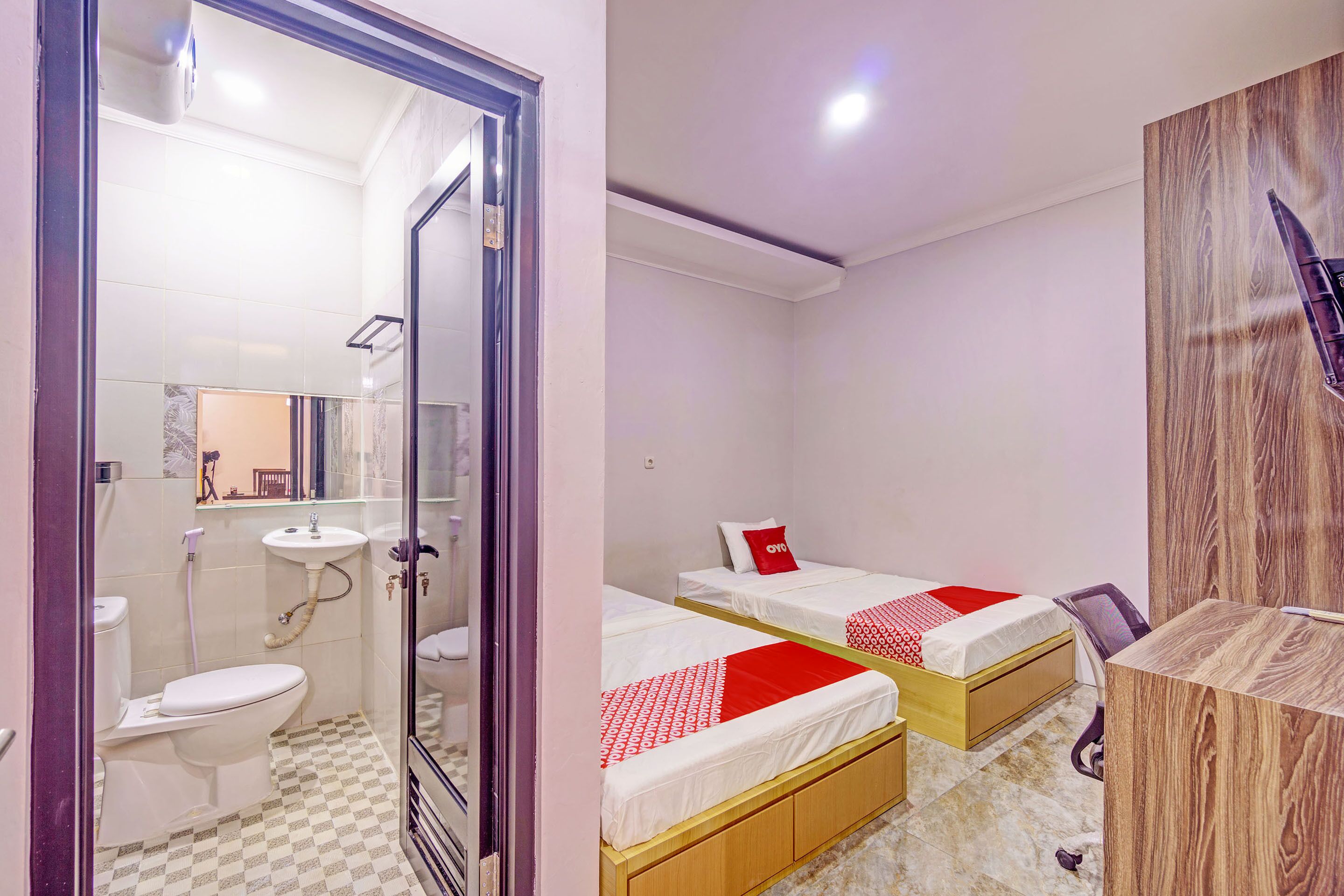 Capital O 93068 D Twinz House Syariah