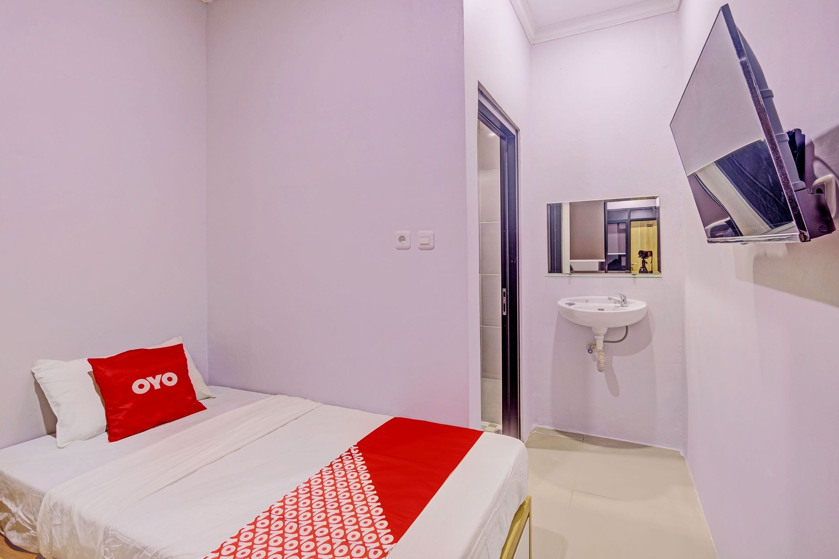 Capital O 93068 D Twinz House Syariah