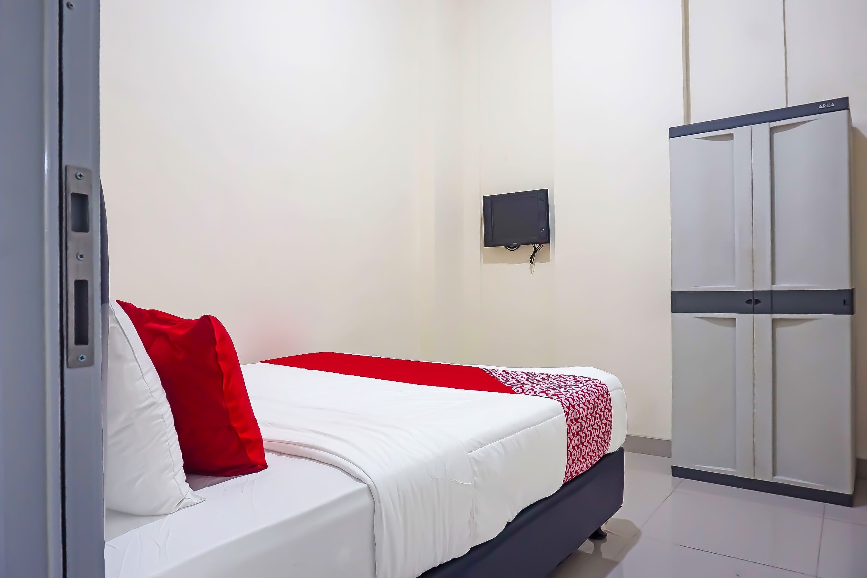 Capital O S1 Residence